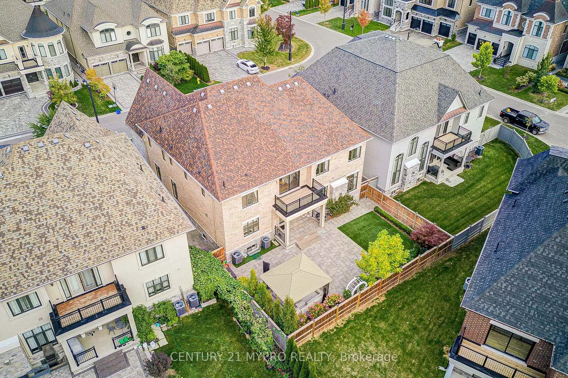Photo 44 of 140 Lady Jessica Drive, Vaughan, Patterson — HOMEH