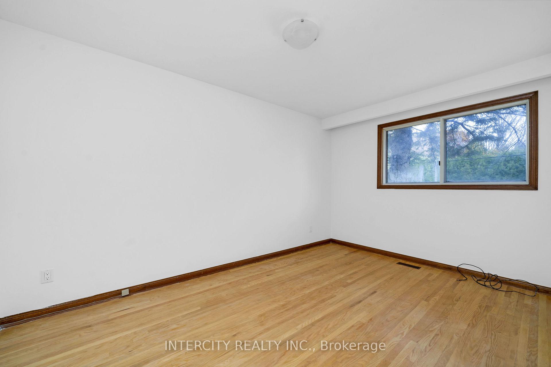 Photo 18 of 19 Patricia Drive, King, King City — HOMEH
