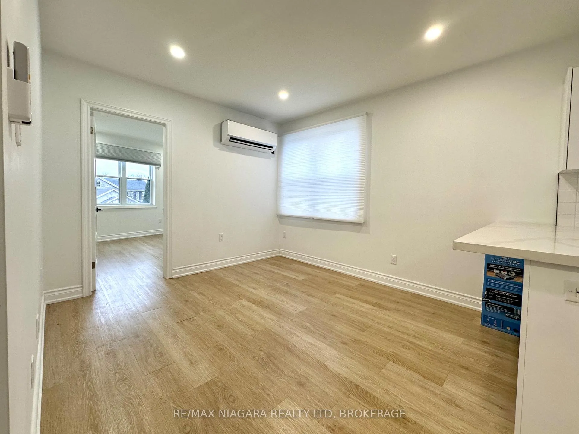 Photo 4 of Unit 2, 6063 Main Street, Niagara Falls, Dorchester — HOMEH