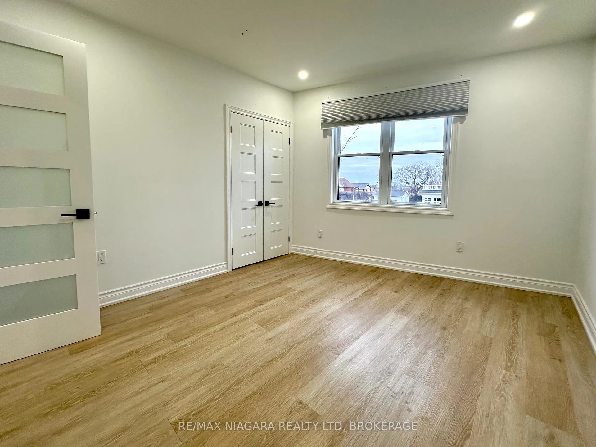 Photo 6 of Unit 2, 6063 Main Street, Niagara Falls, Dorchester — HOMEH