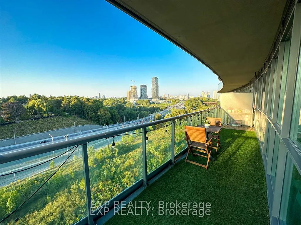 Photo 3 of Unit 501, 35 Brian Peck Crescent, Toronto, Thorncliffe Park — HOMEH