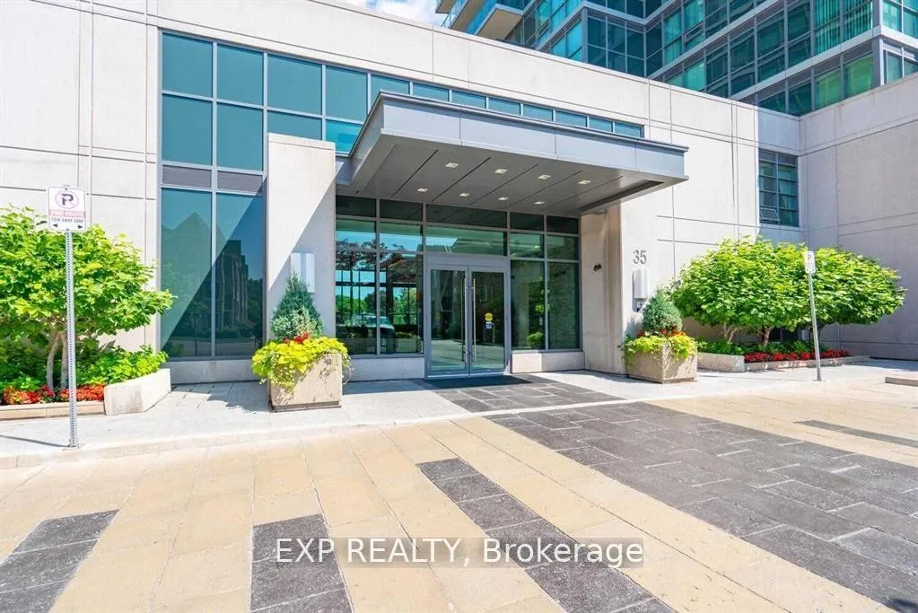 Photo 5 of Unit 501, 35 Brian Peck Crescent, Toronto, Thorncliffe Park — HOMEH