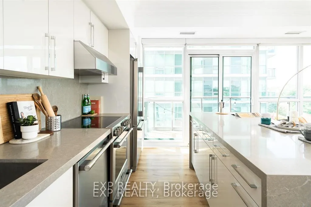 Photo 6 of Unit 501, 35 Brian Peck Crescent, Toronto, Thorncliffe Park — HOMEH