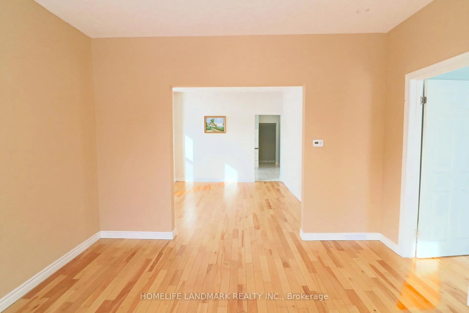Photo 5 of 5761 Peer Street, Niagara Falls, Dorchester — HOMEH