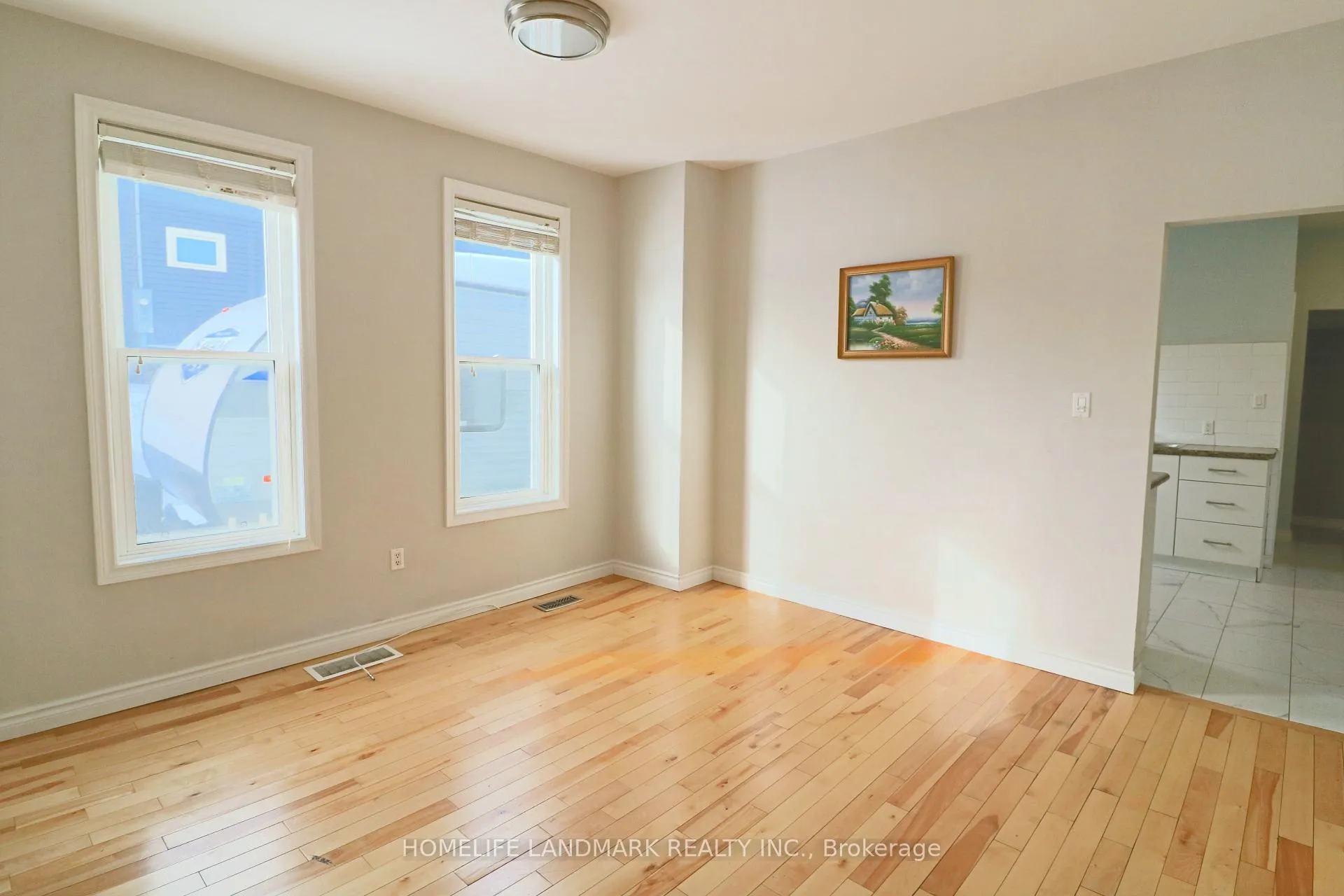 Photo 6 of 5761 Peer Street, Niagara Falls, Dorchester — HOMEH
