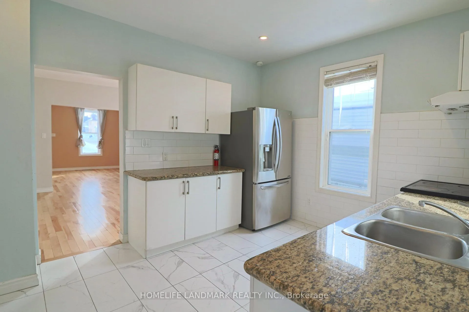 Photo 8 of 5761 Peer Street, Niagara Falls, Dorchester — HOMEH