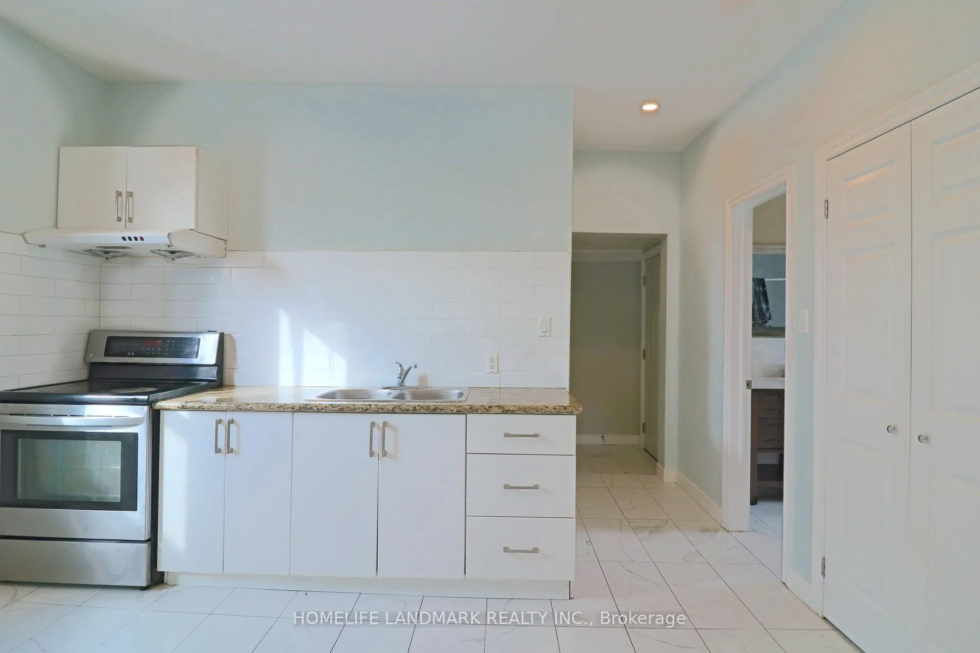 Photo 9 of 5761 Peer Street, Niagara Falls, Dorchester — HOMEH