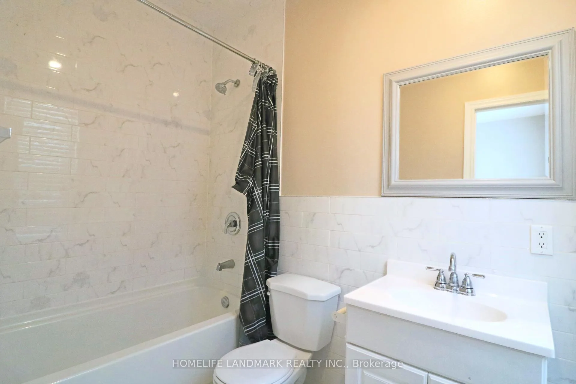 Photo 13 of 5761 Peer Street, Niagara Falls, Dorchester — HOMEH