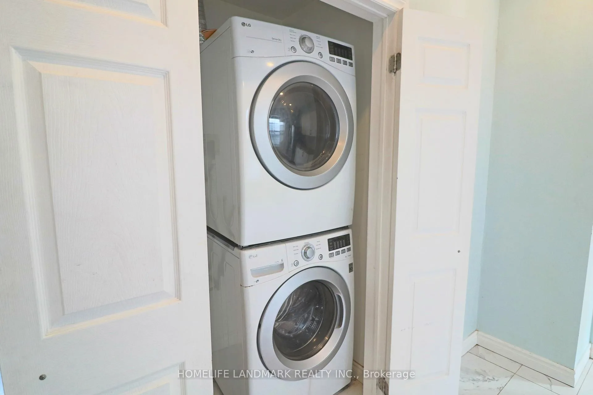 Photo 16 of 5761 Peer Street, Niagara Falls, Dorchester — HOMEH