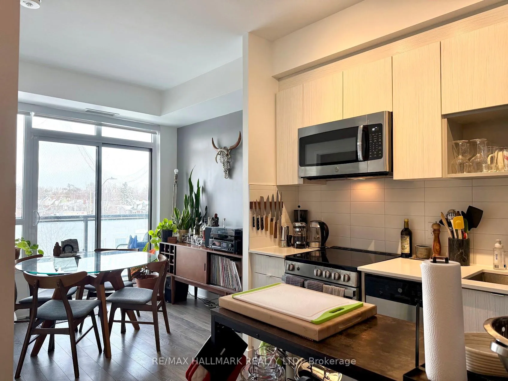 Front of Unit 312, 630 Greenwood Avenue