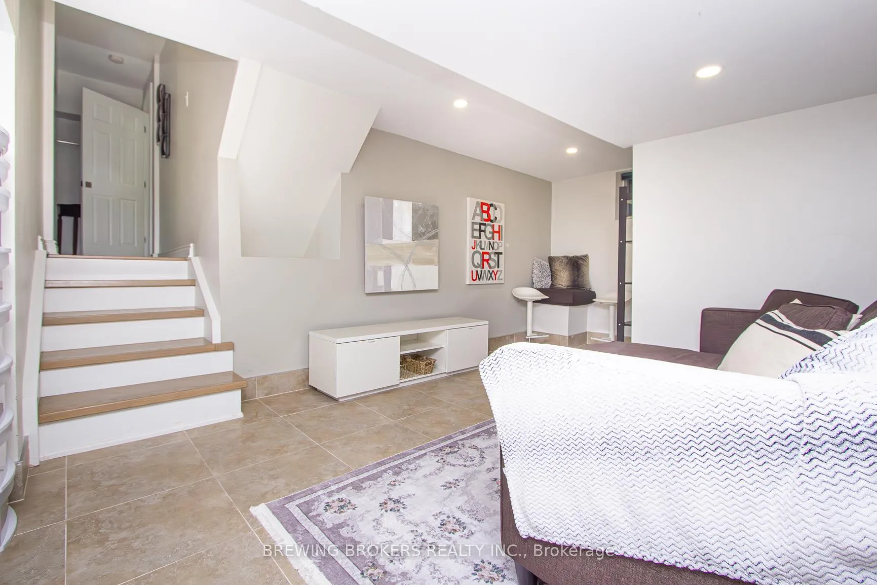 Photo 15 of 55 Elmhurst Drive, Etobicoke, Elms-Old Rexdale — HOMEH