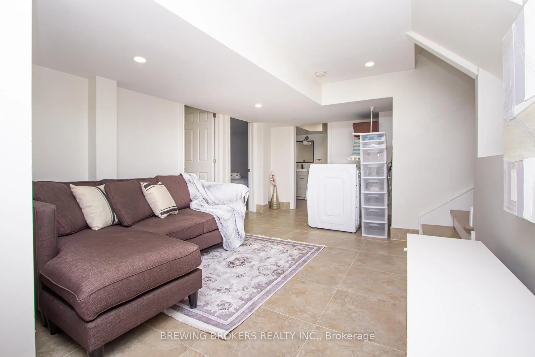 Photo 17 of 55 Elmhurst Drive, Etobicoke, Elms-Old Rexdale — HOMEH