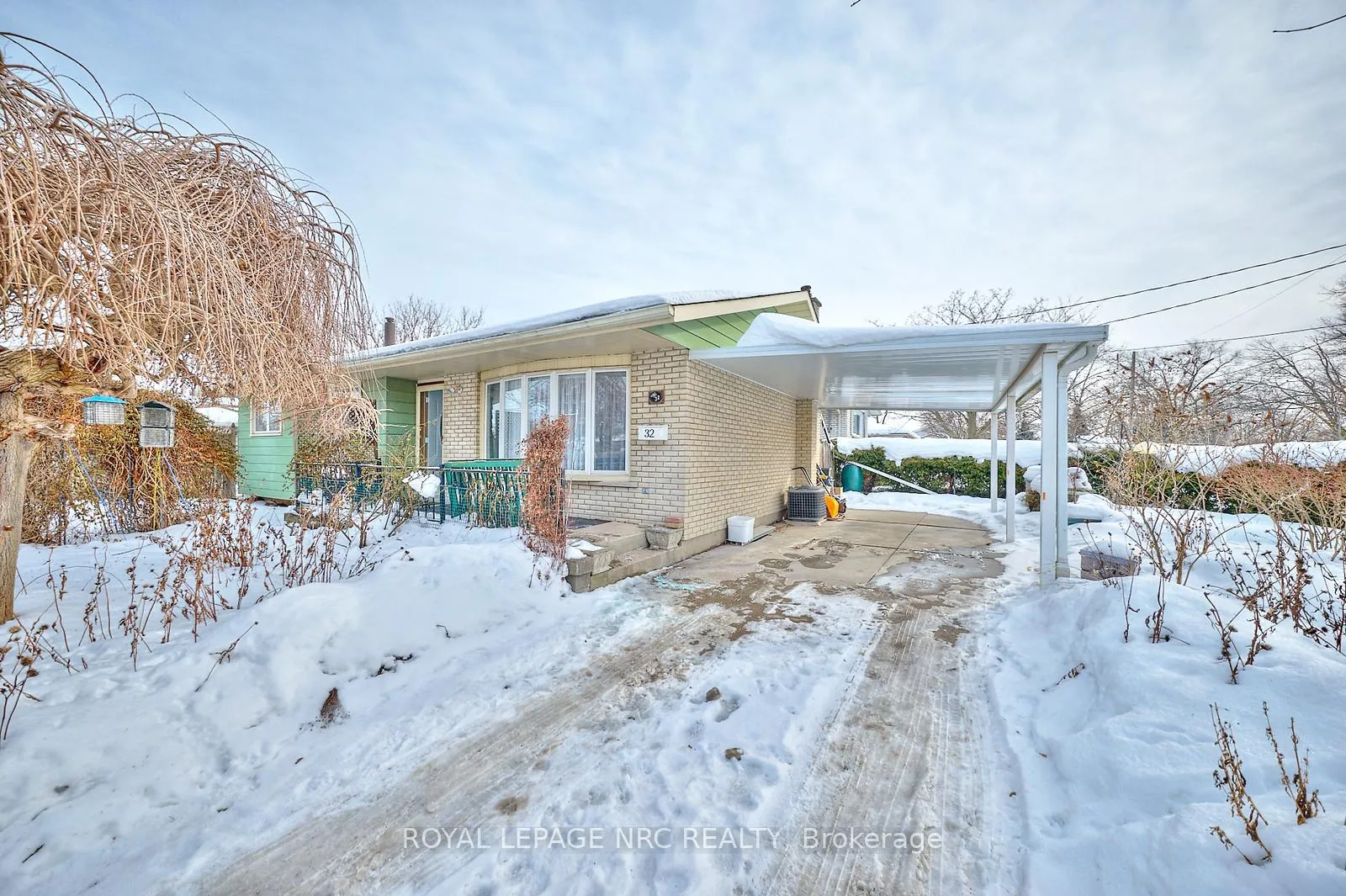 Photo 1 of 32 Oxford Street, St. Catharines, Secord Woods — HOMEH