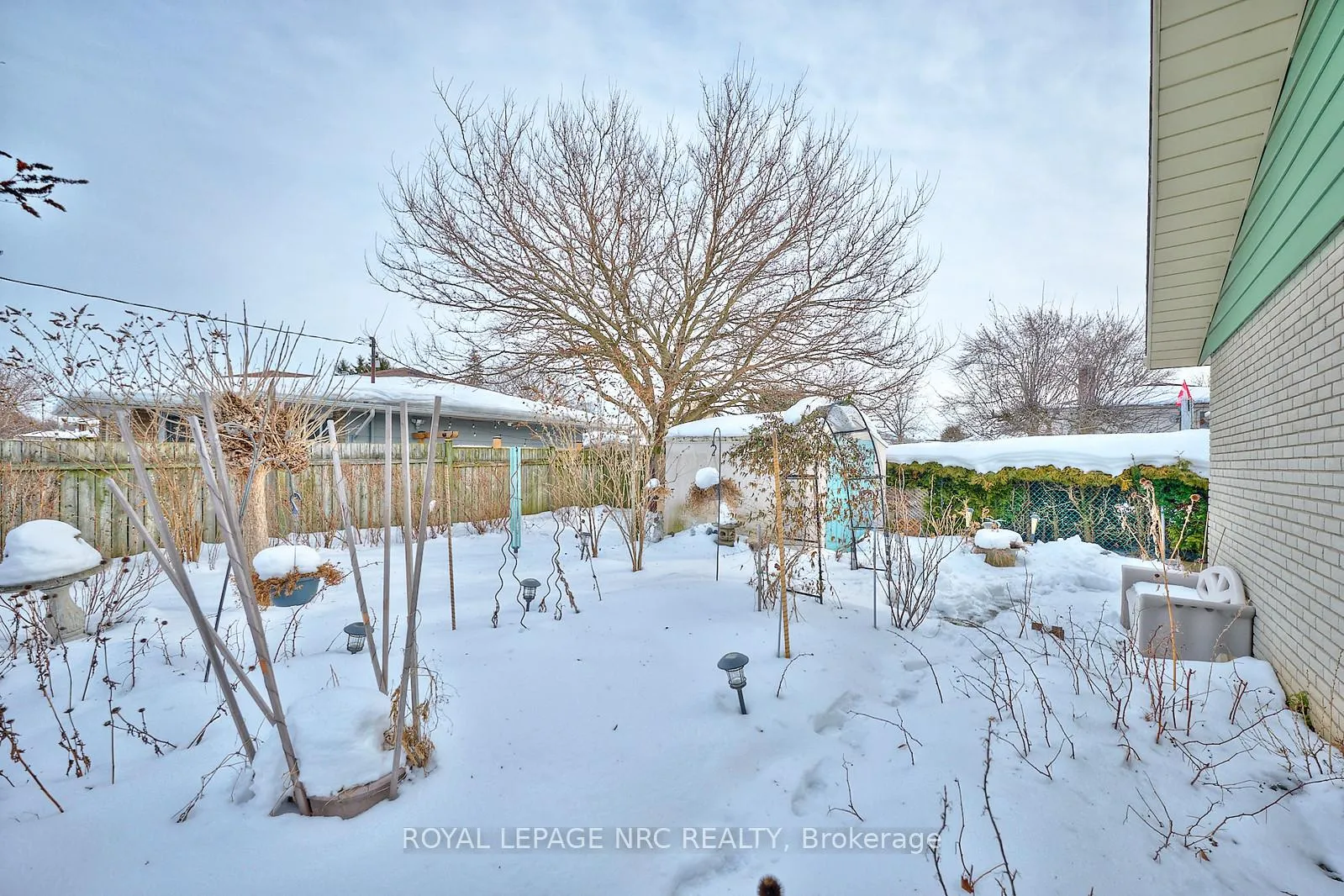 Photo 4 of 32 Oxford Street, St. Catharines, Secord Woods — HOMEH