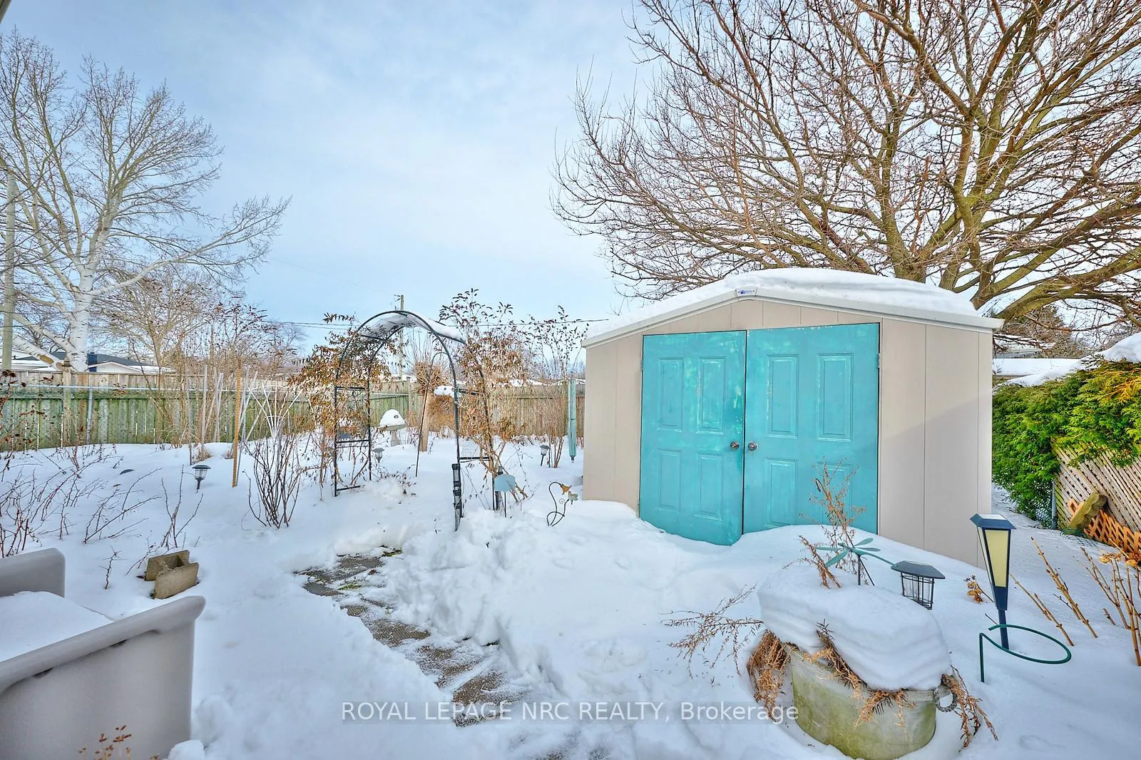 Photo 6 of 32 Oxford Street, St. Catharines, Secord Woods — HOMEH