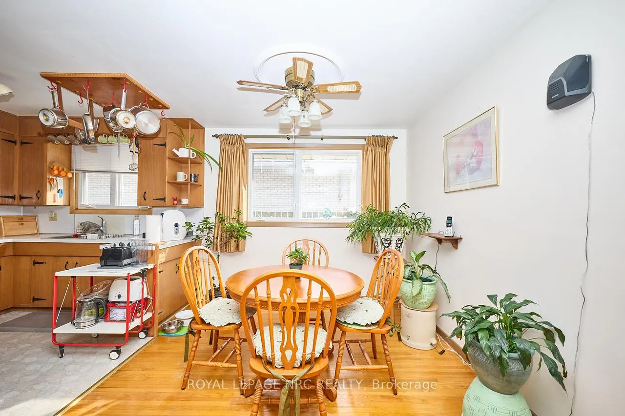 Photo 12 of 32 Oxford Street, St. Catharines, Secord Woods — HOMEH