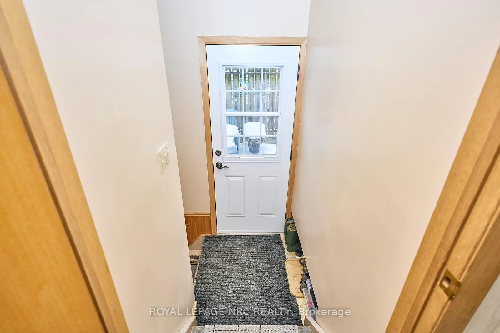 Photo 23 of 32 Oxford Street, St. Catharines, Secord Woods — HOMEH