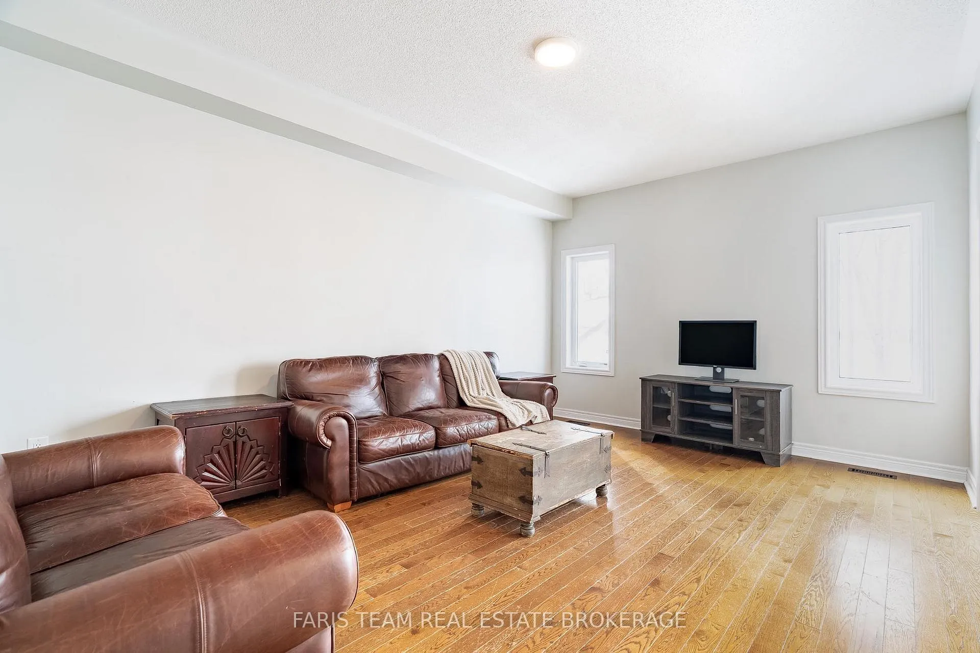Photo 13 of 40 Forsyth Crescent, Barrie, West Bayfield — HOMEH