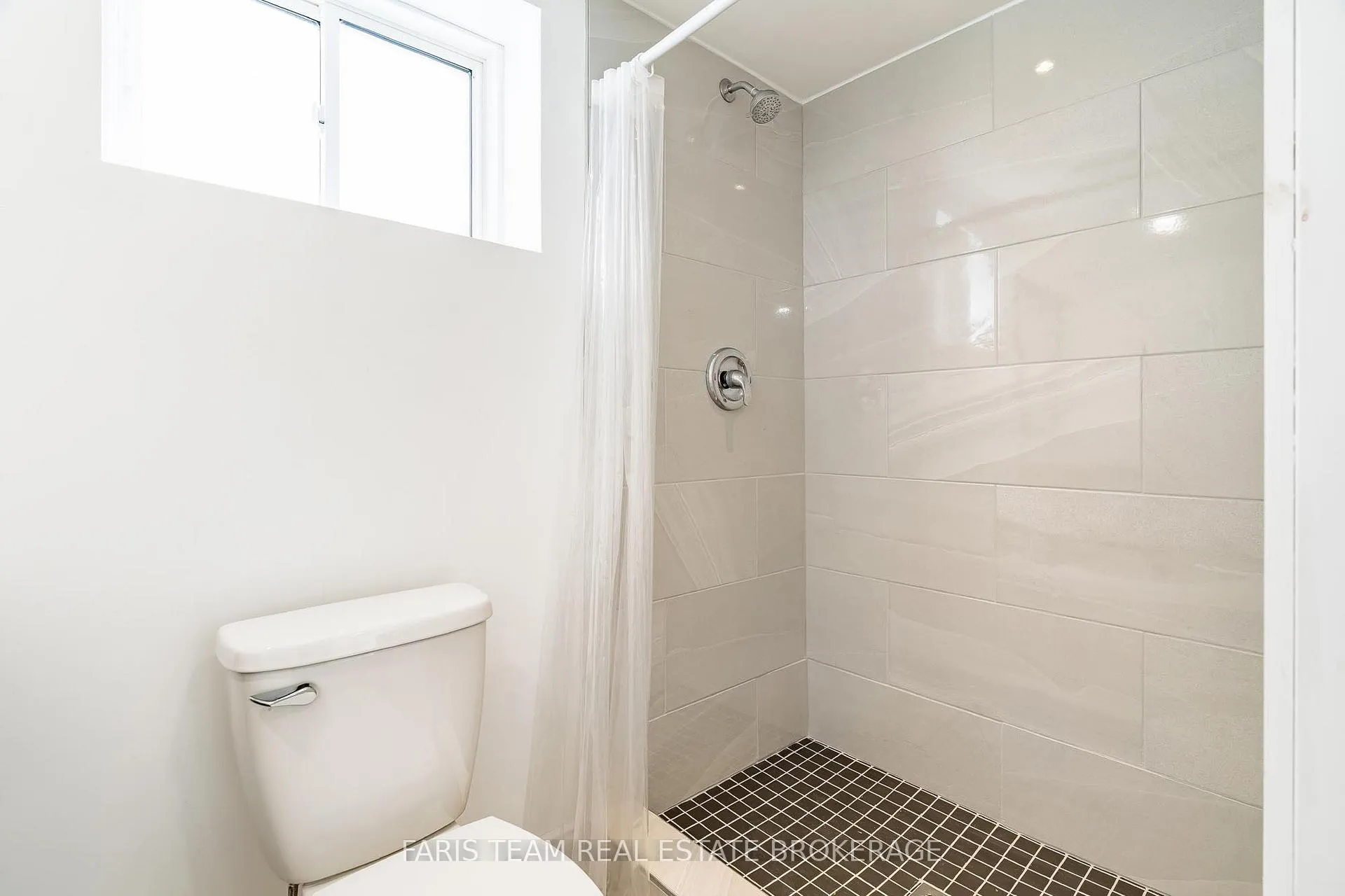 Photo 36 of 40 Forsyth Crescent, Barrie, West Bayfield — HOMEH