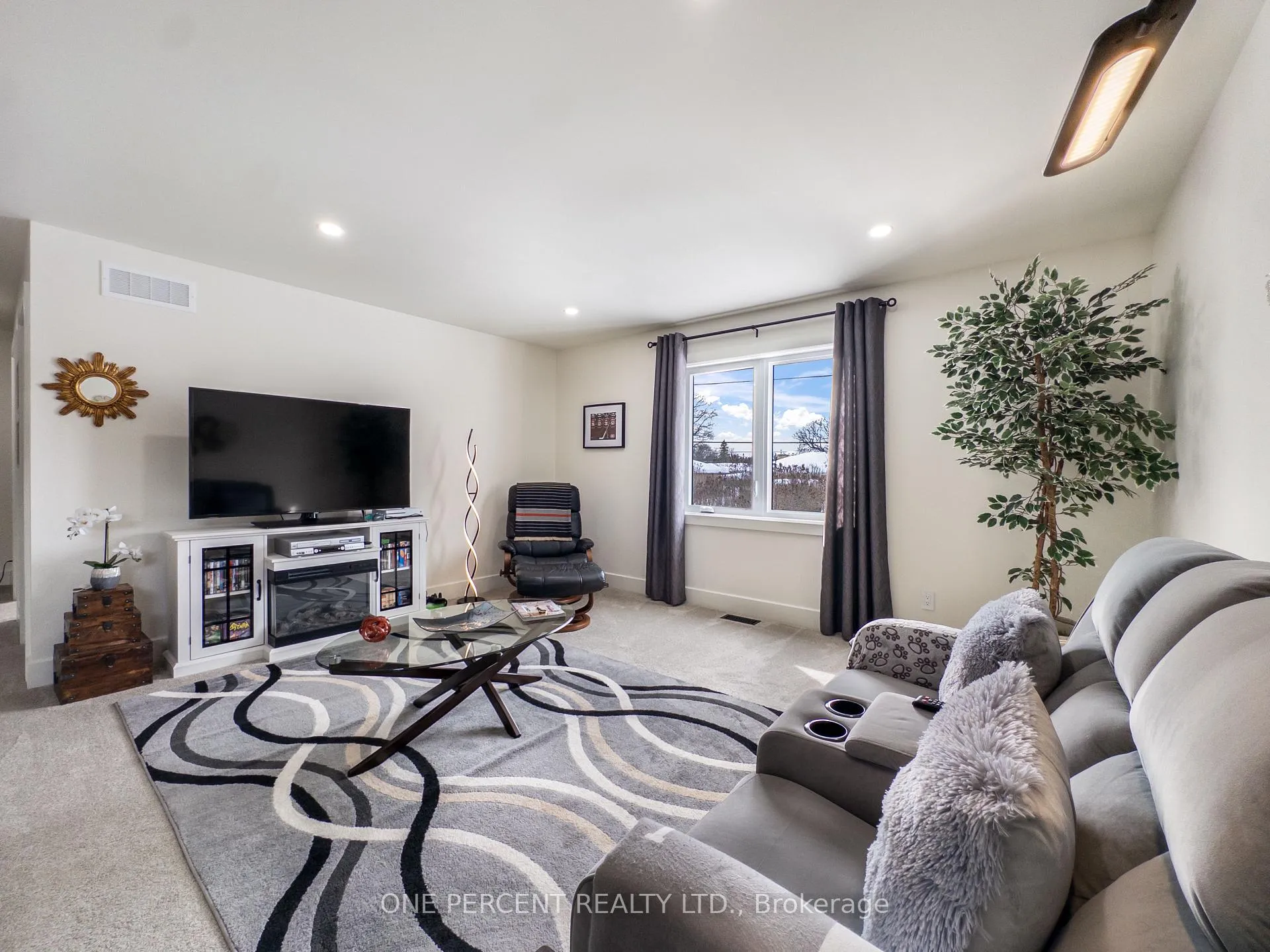 Photo 23 of 56 Fraser Drive, Quinte West, Sidney Ward — HOMEH
