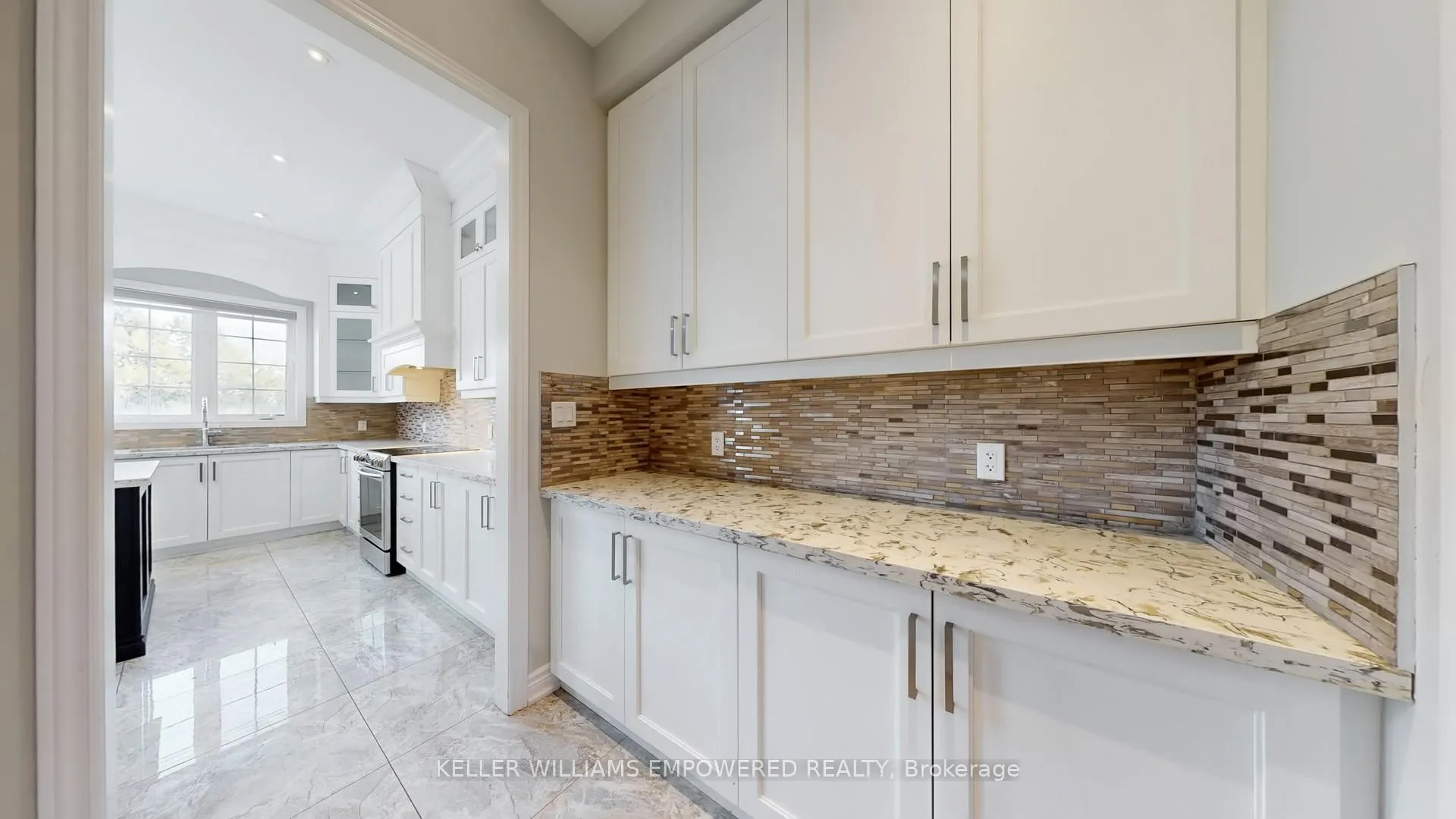 Photo 15 of 138 Crane Street, Aurora, Rural Aurora — HOMEH