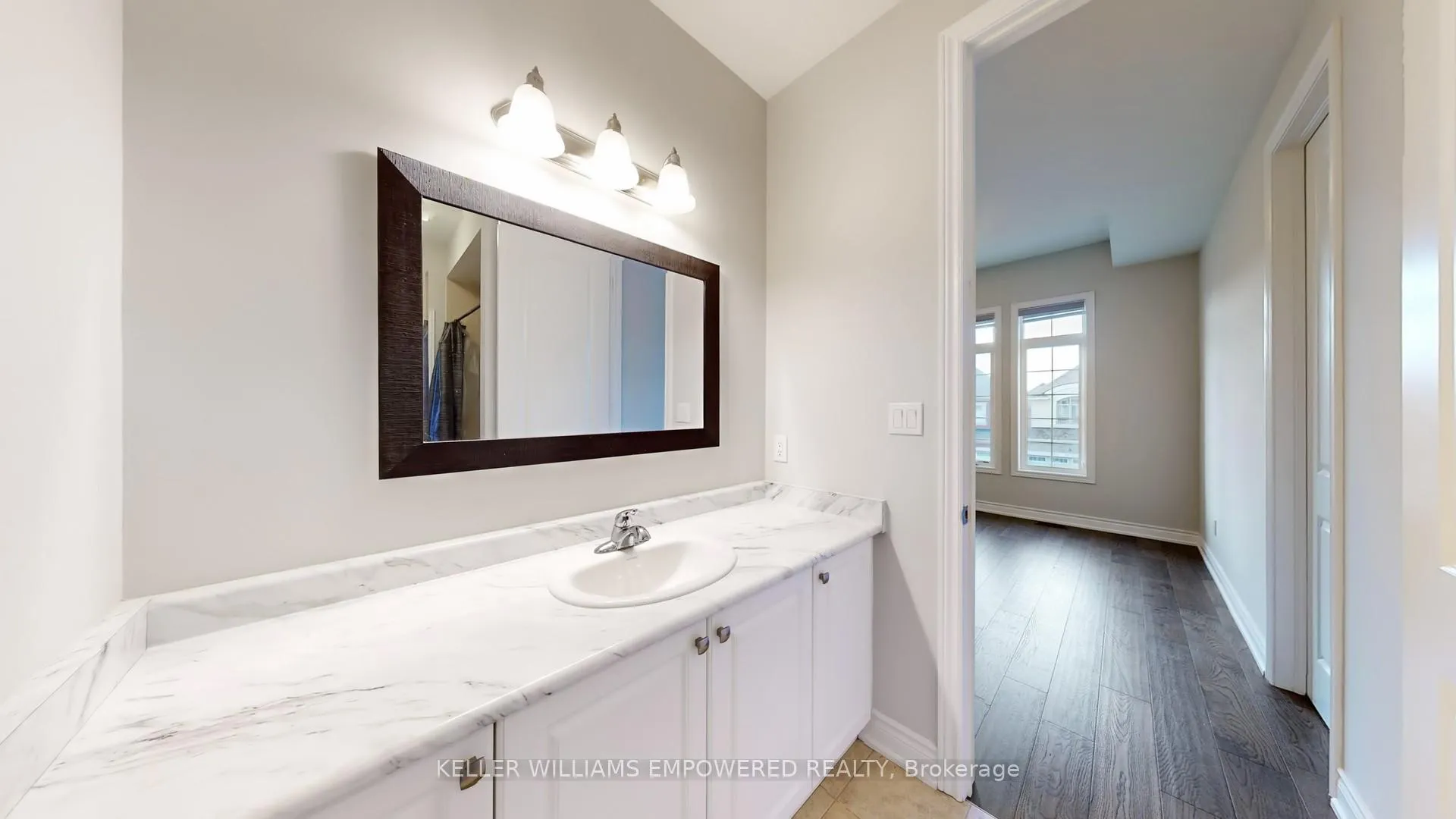 Photo 28 of 138 Crane Street, Aurora, Rural Aurora — HOMEH