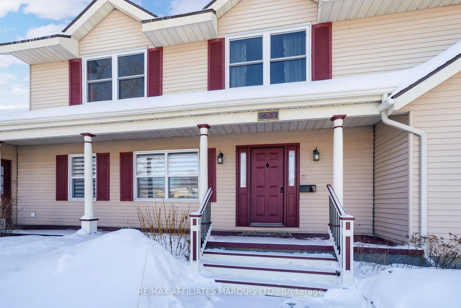 Photo 4 of 1356 Lochiel Street, Cornwall — HOMEH