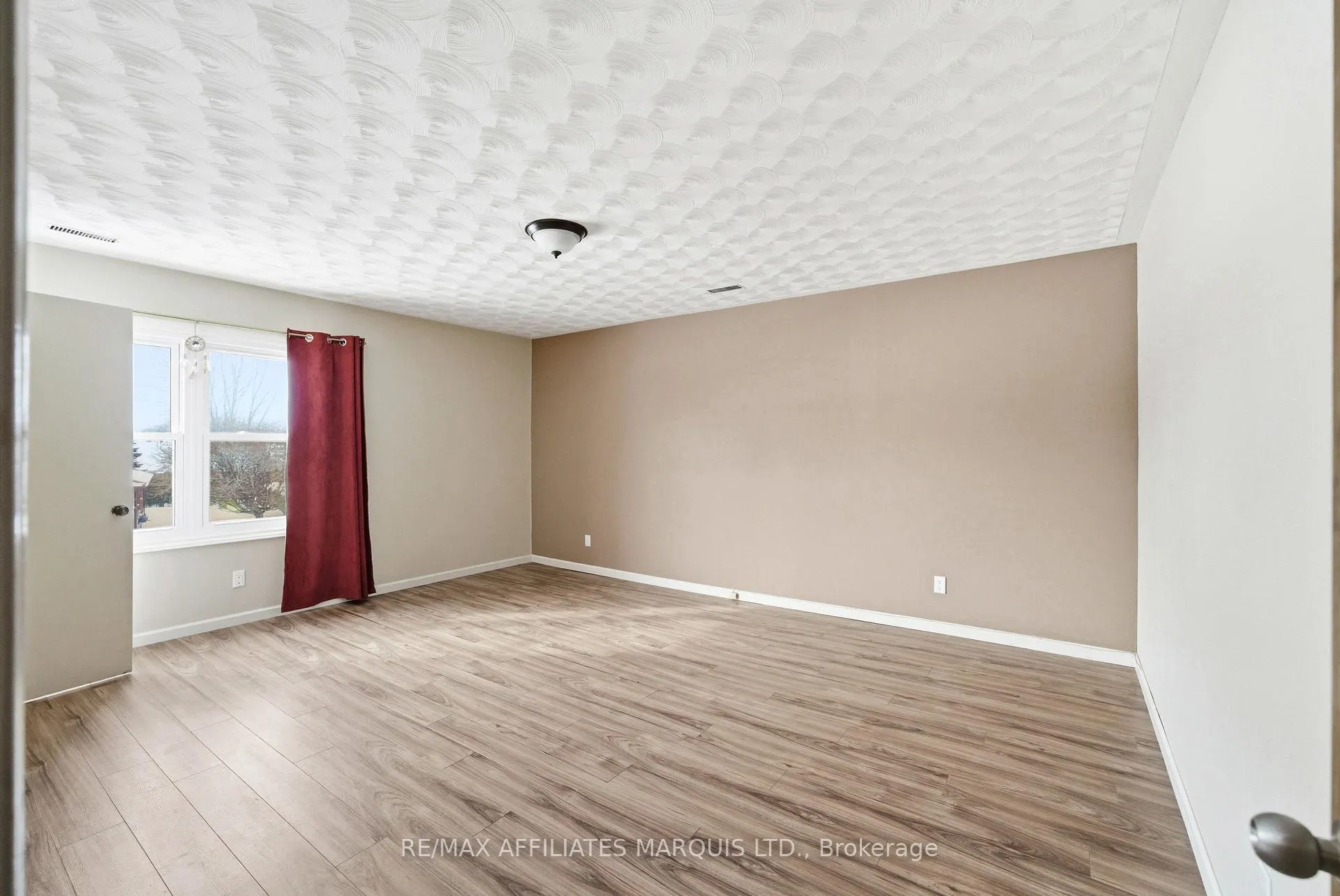 Photo 33 of 1356 Lochiel Street, Cornwall — HOMEH
