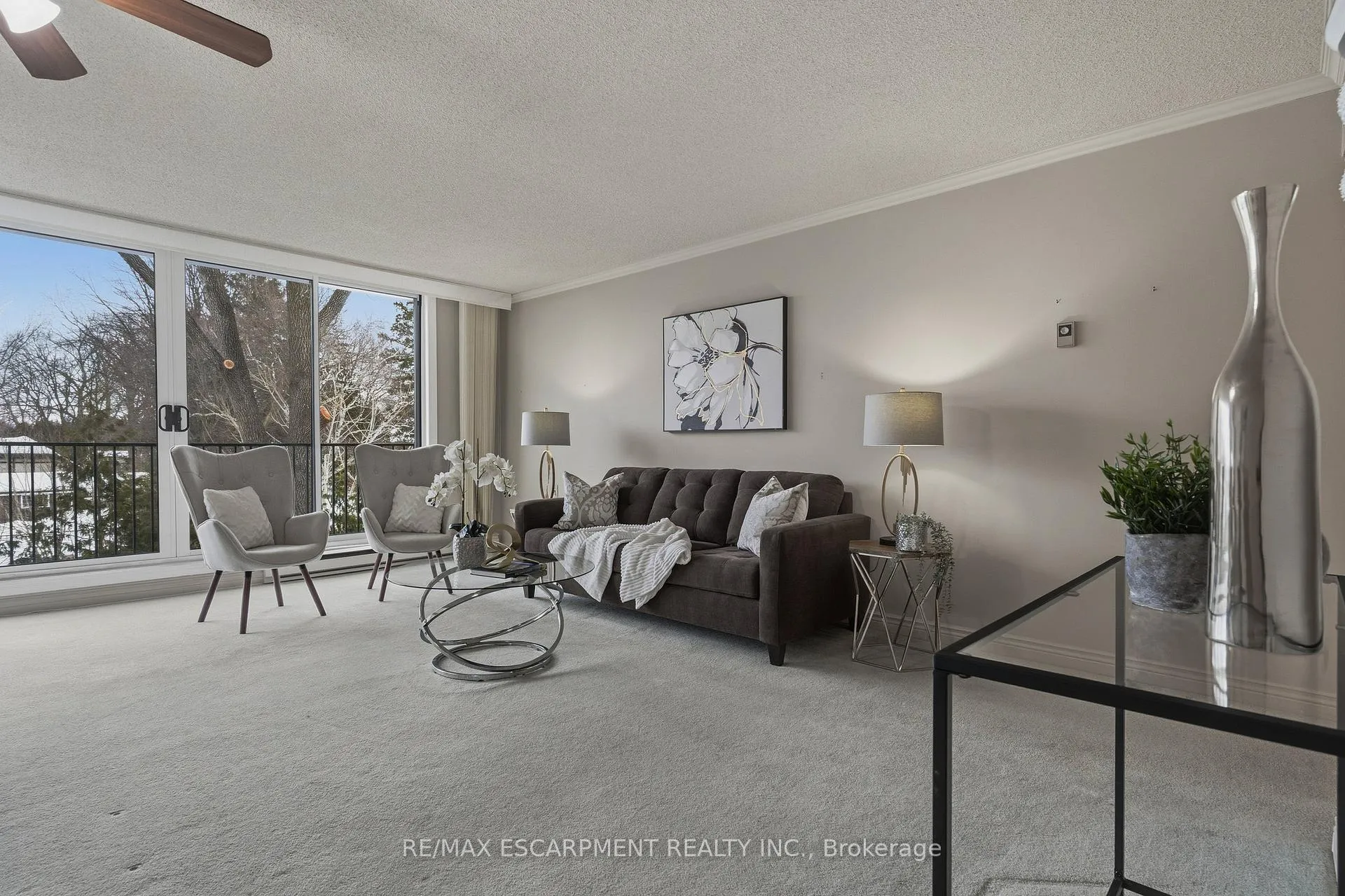 Front of Unit 306, 150 Wilson Street W
