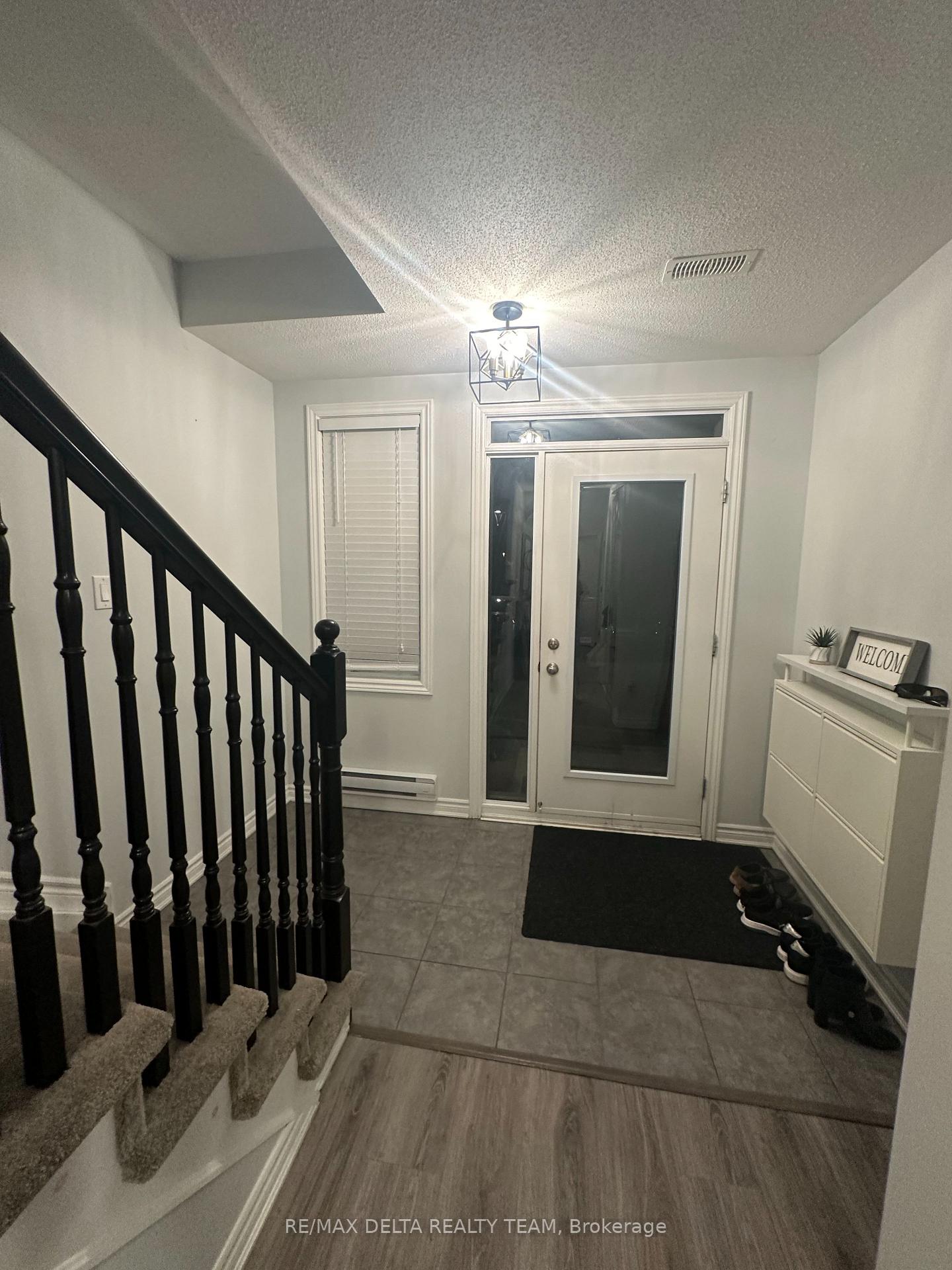 Photo 2 of 809 Kiniw Private, Ottawa, CFB Rockcliffe and Area — HOMEH