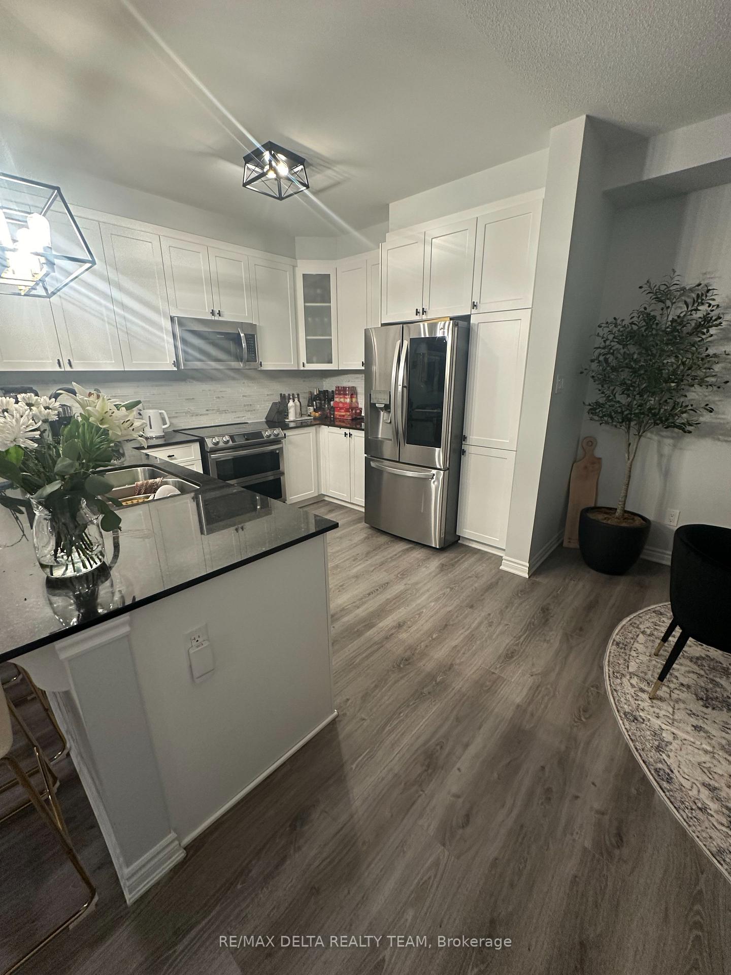 Photo 5 of 809 Kiniw Private, Ottawa, CFB Rockcliffe and Area — HOMEH
