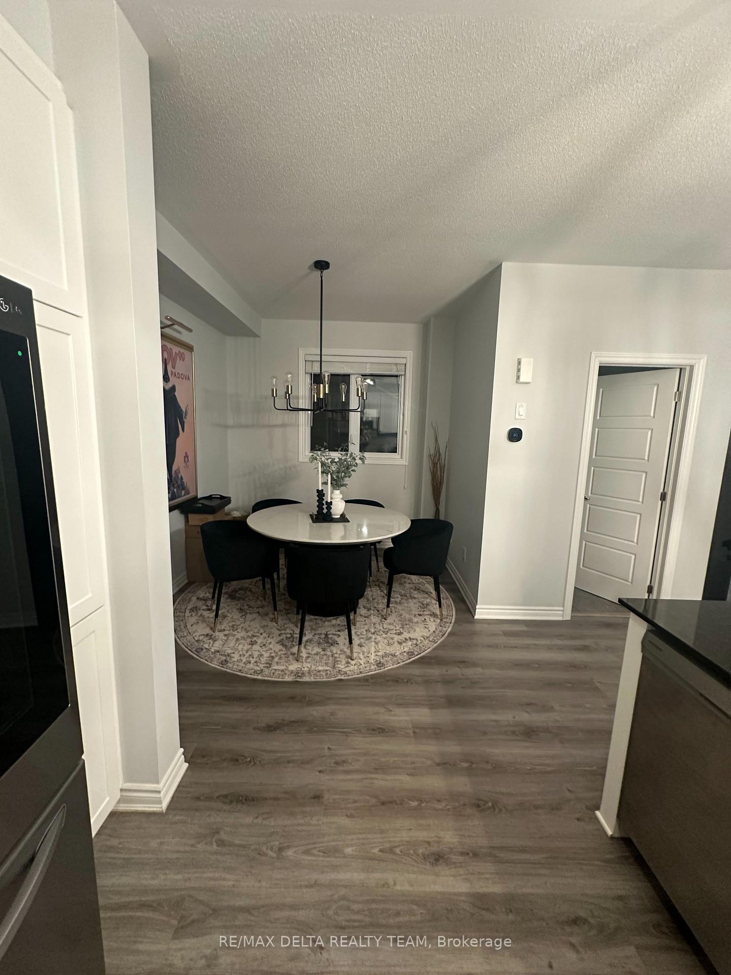 Photo 6 of 809 Kiniw Private, Ottawa, CFB Rockcliffe and Area — HOMEH