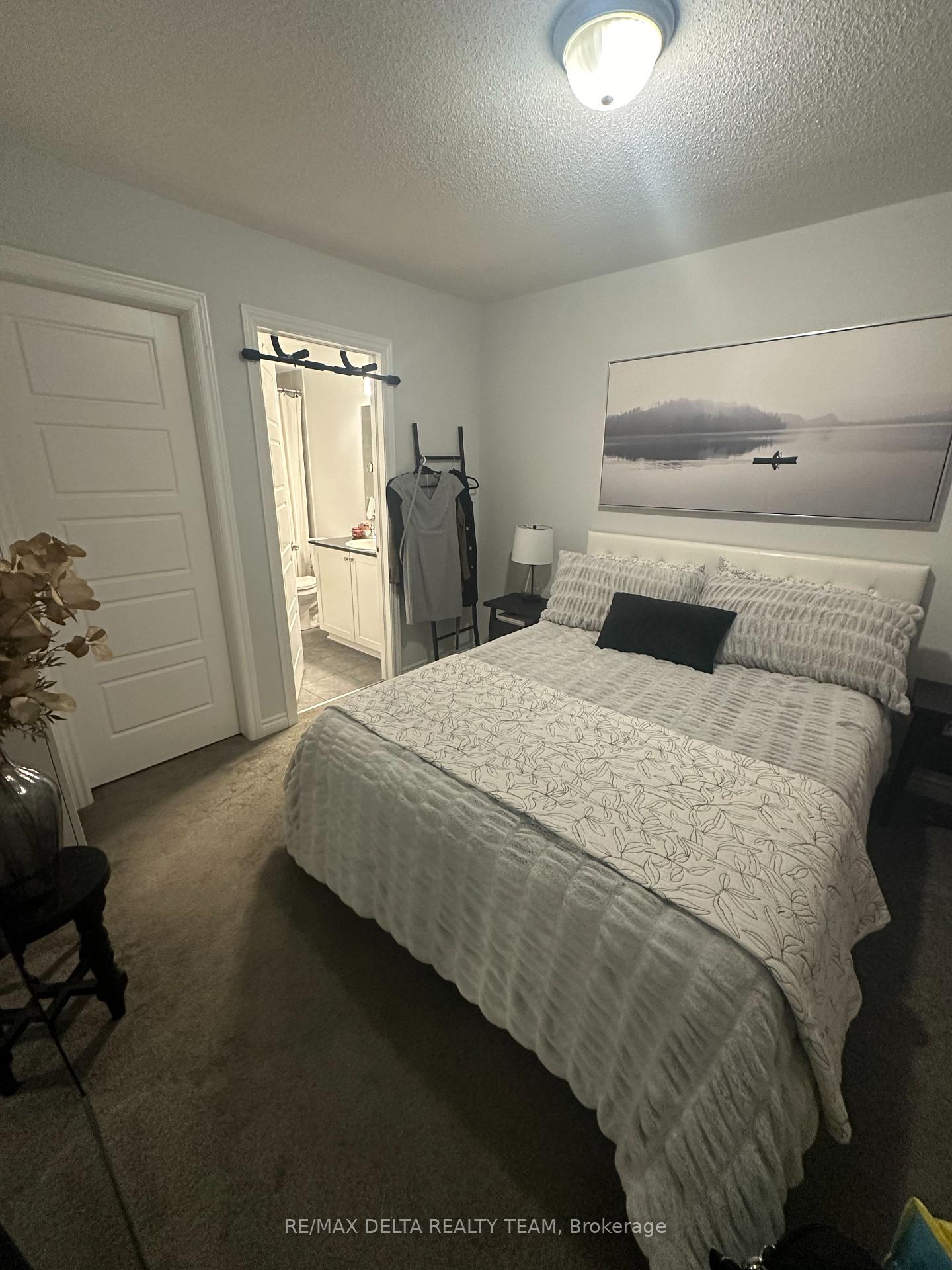 Photo 9 of 809 Kiniw Private, Ottawa, CFB Rockcliffe and Area — HOMEH