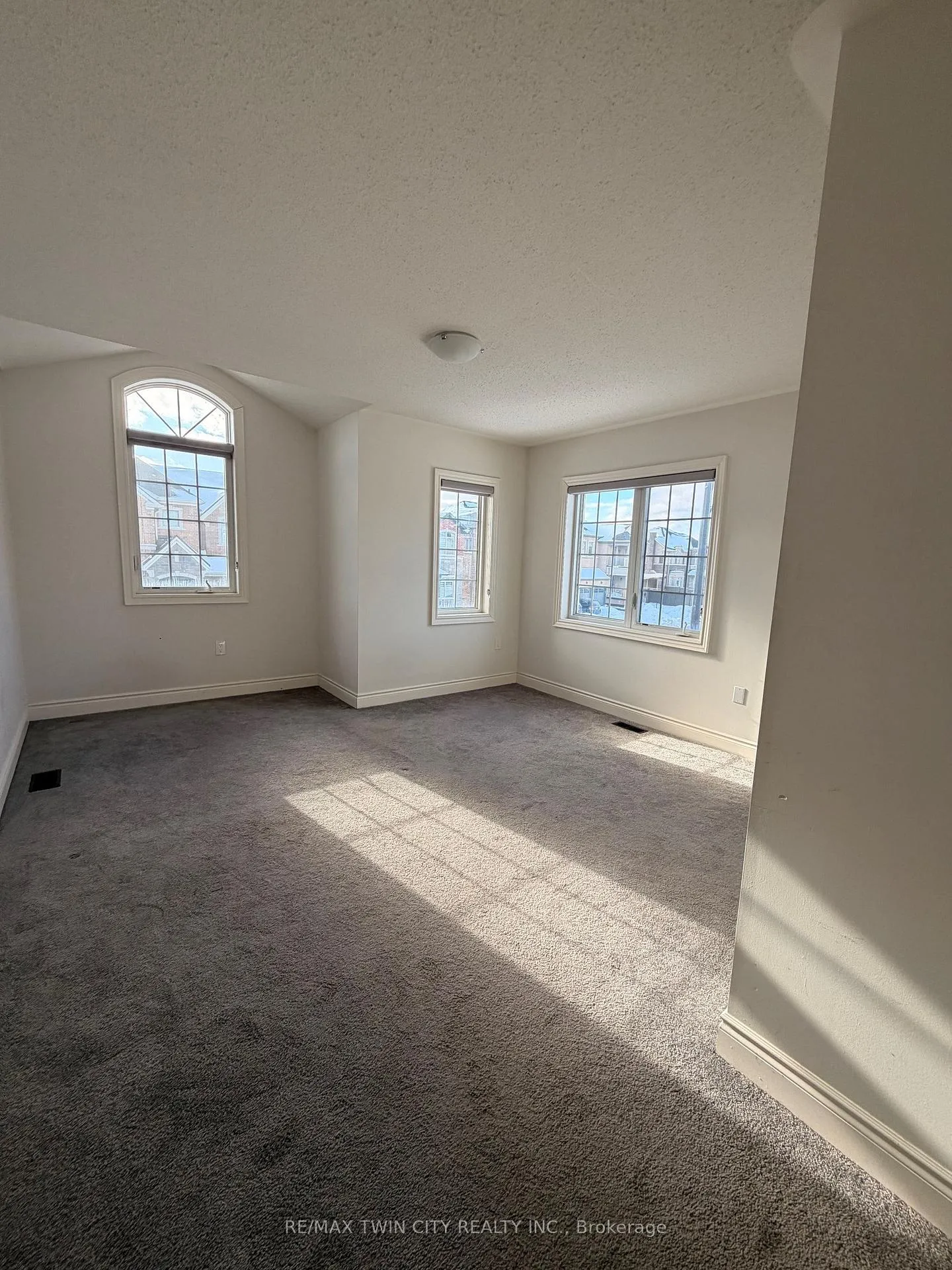 Photo 10 of 1527 Leger Way, Milton, Ford — HOMEH