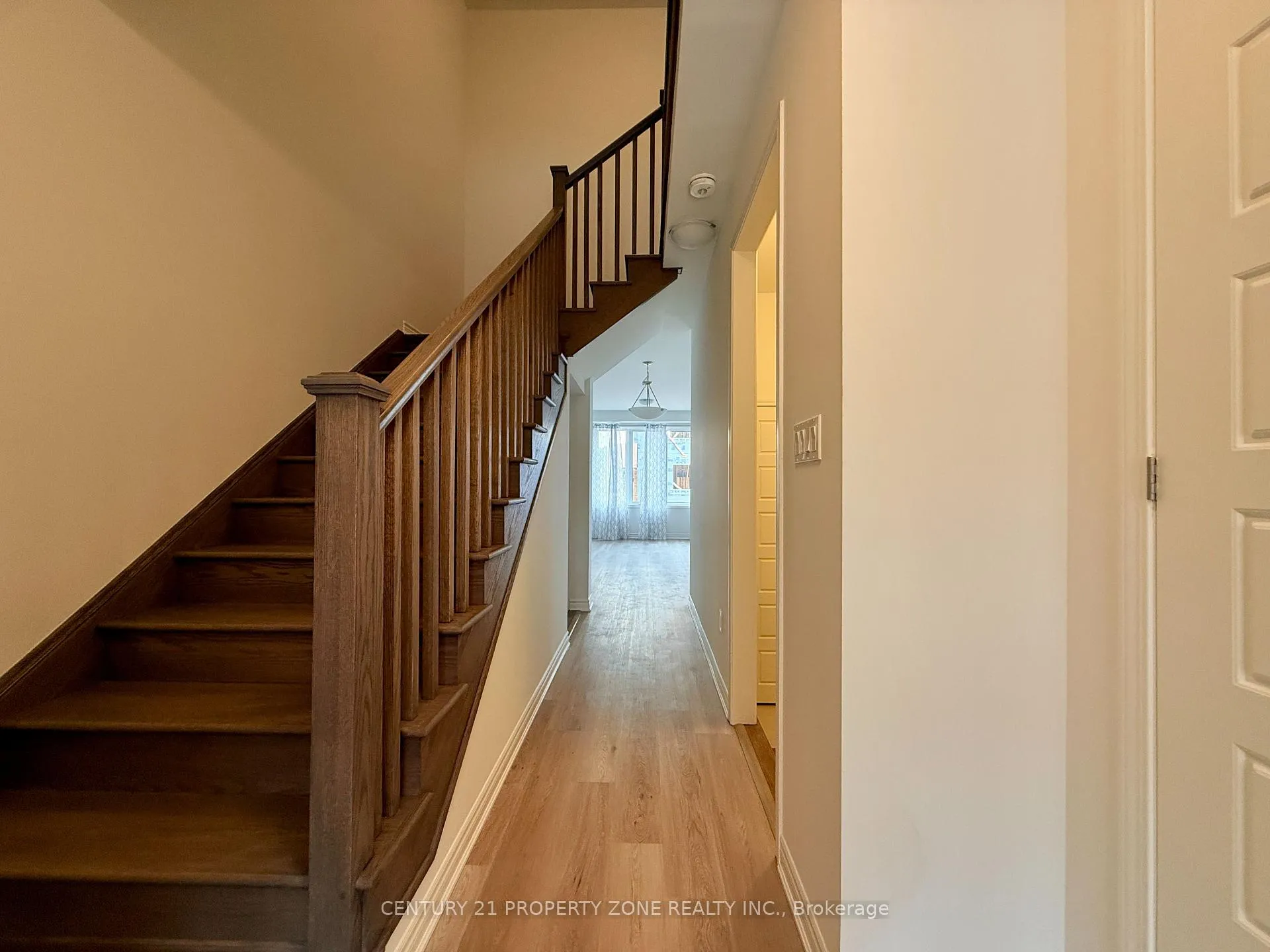 Photo 5 of 1340 Hearns Place, Milton, Bowes — HOMEH