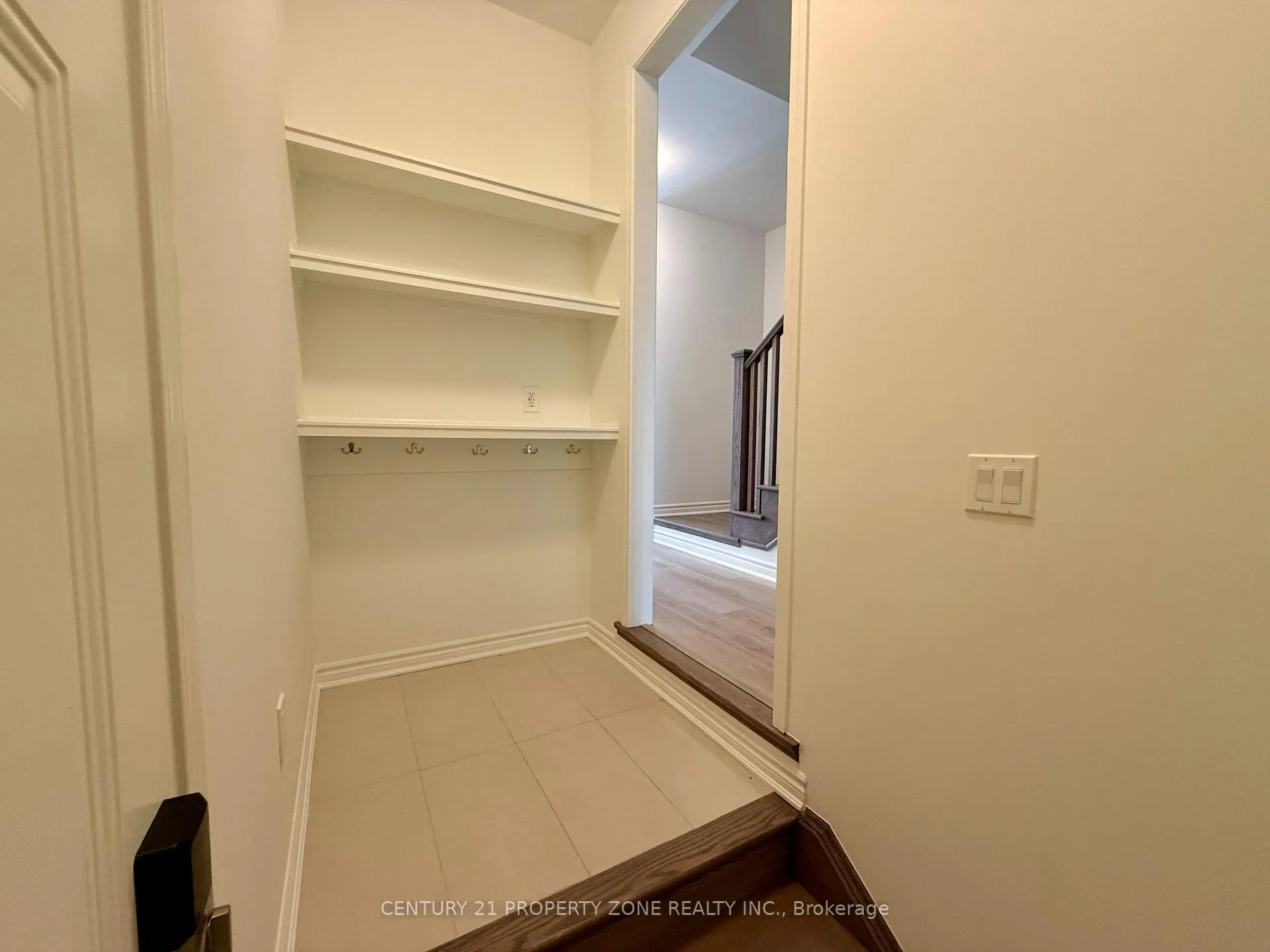 Photo 7 of 1340 Hearns Place, Milton, Bowes — HOMEH