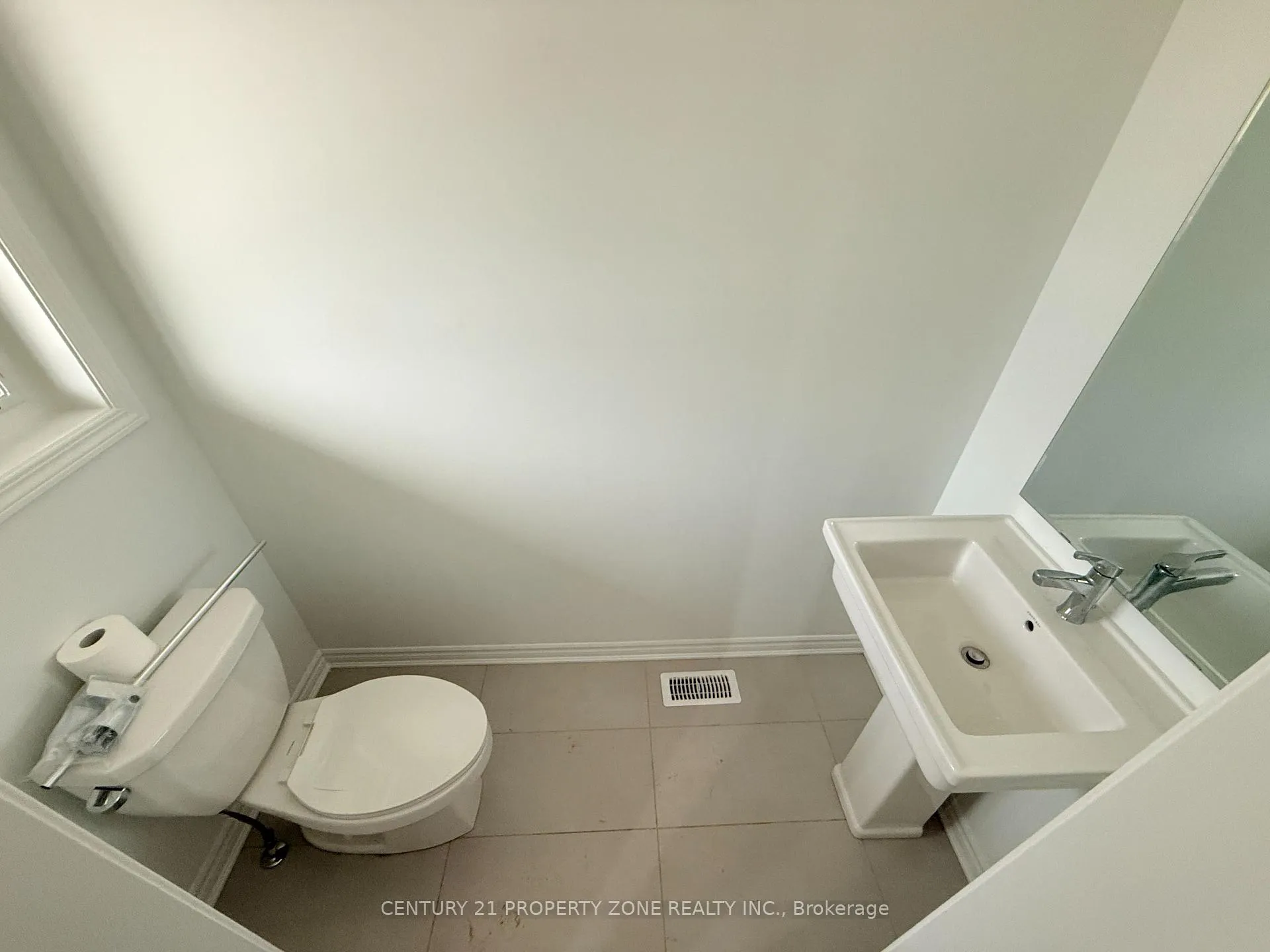 Photo 10 of 1340 Hearns Place, Milton, Bowes — HOMEH