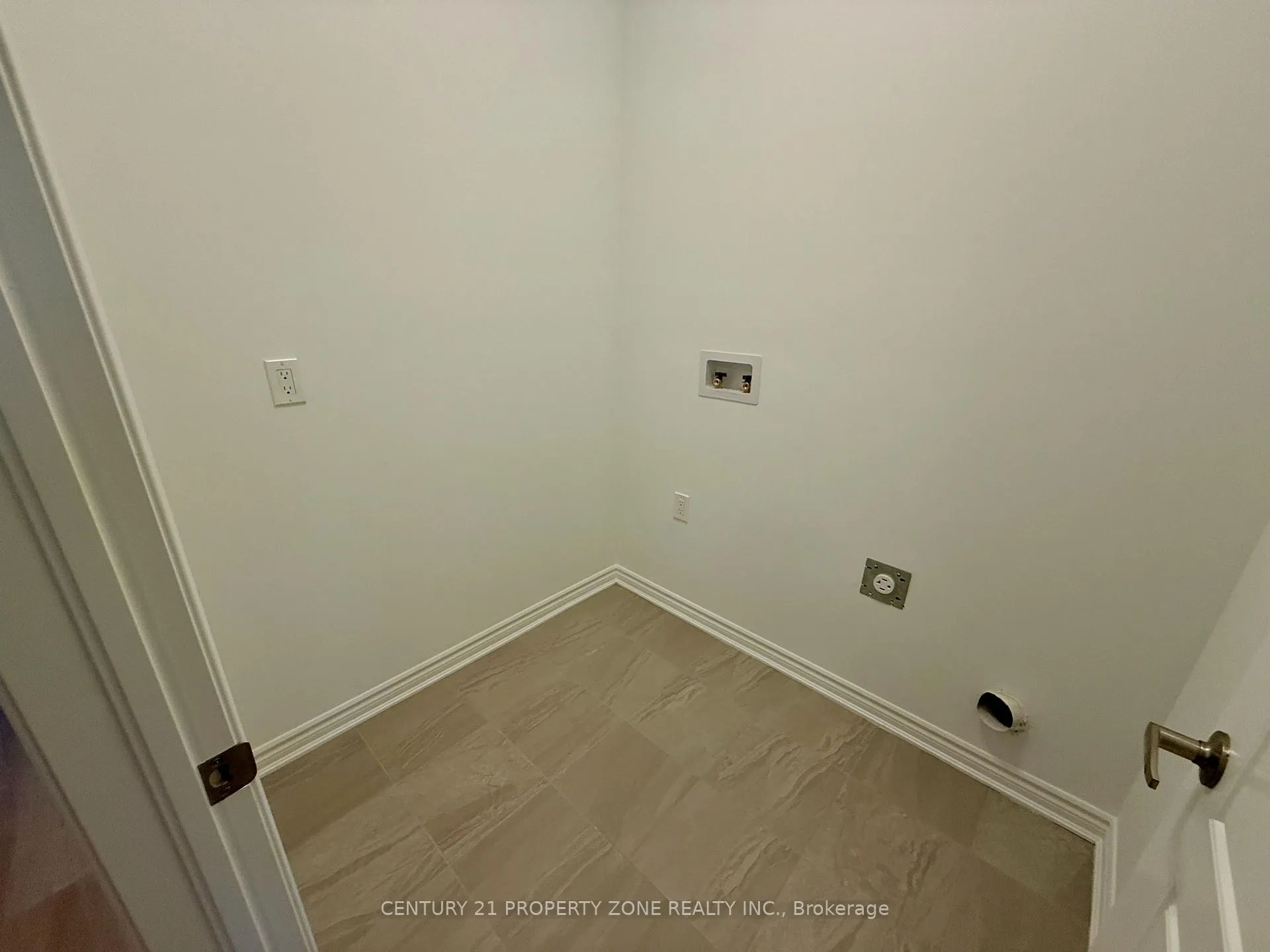 Photo 26 of 1340 Hearns Place, Milton, Bowes — HOMEH