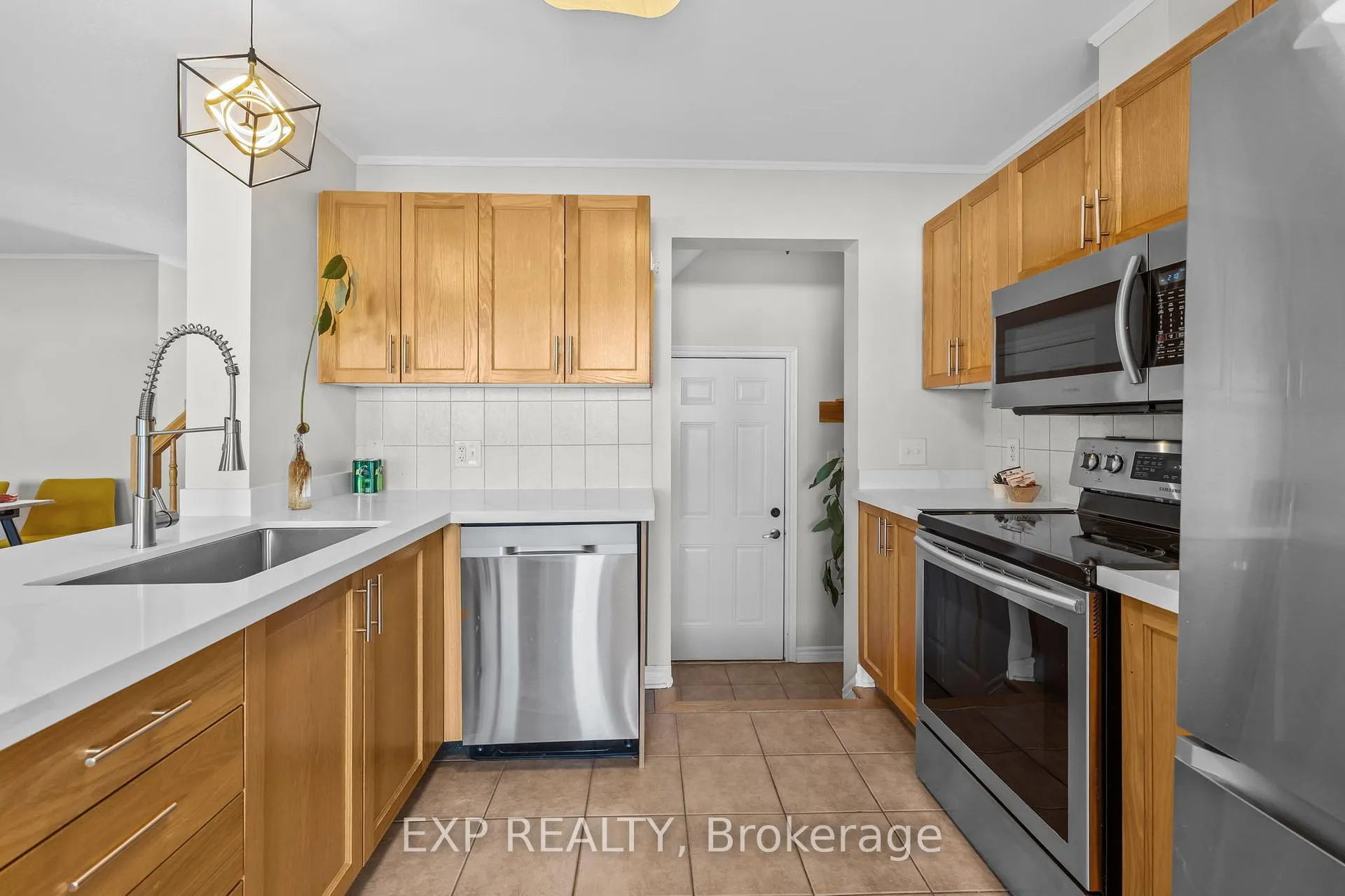 Photo 8 of 1619 Haydon Circle, Ottawa, Barrhaven - Heritage Park — HOMEH
