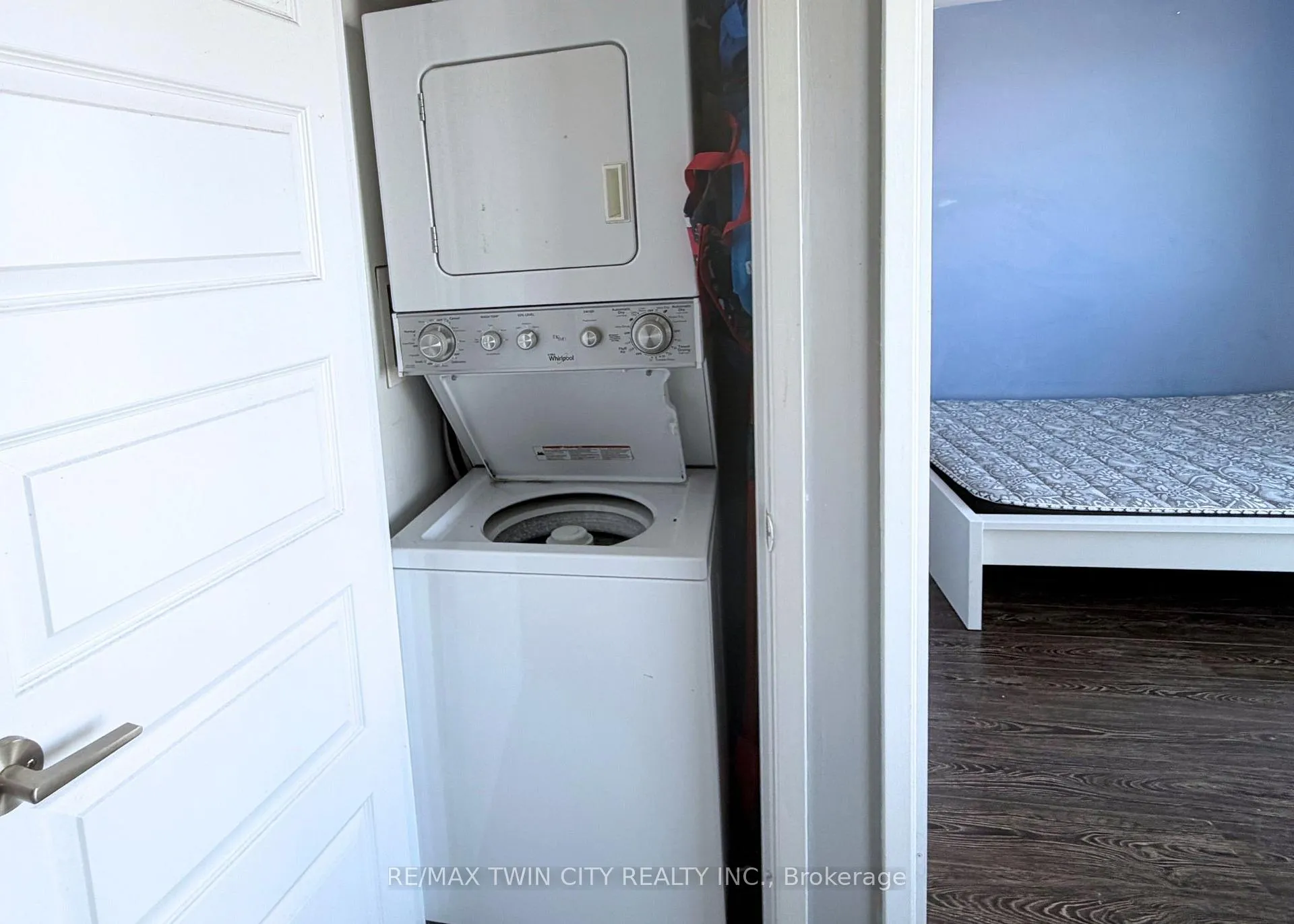 Photo 8 of Unit 8-2604, 158 King Street, Waterloo, Beechwood/University — HOMEH