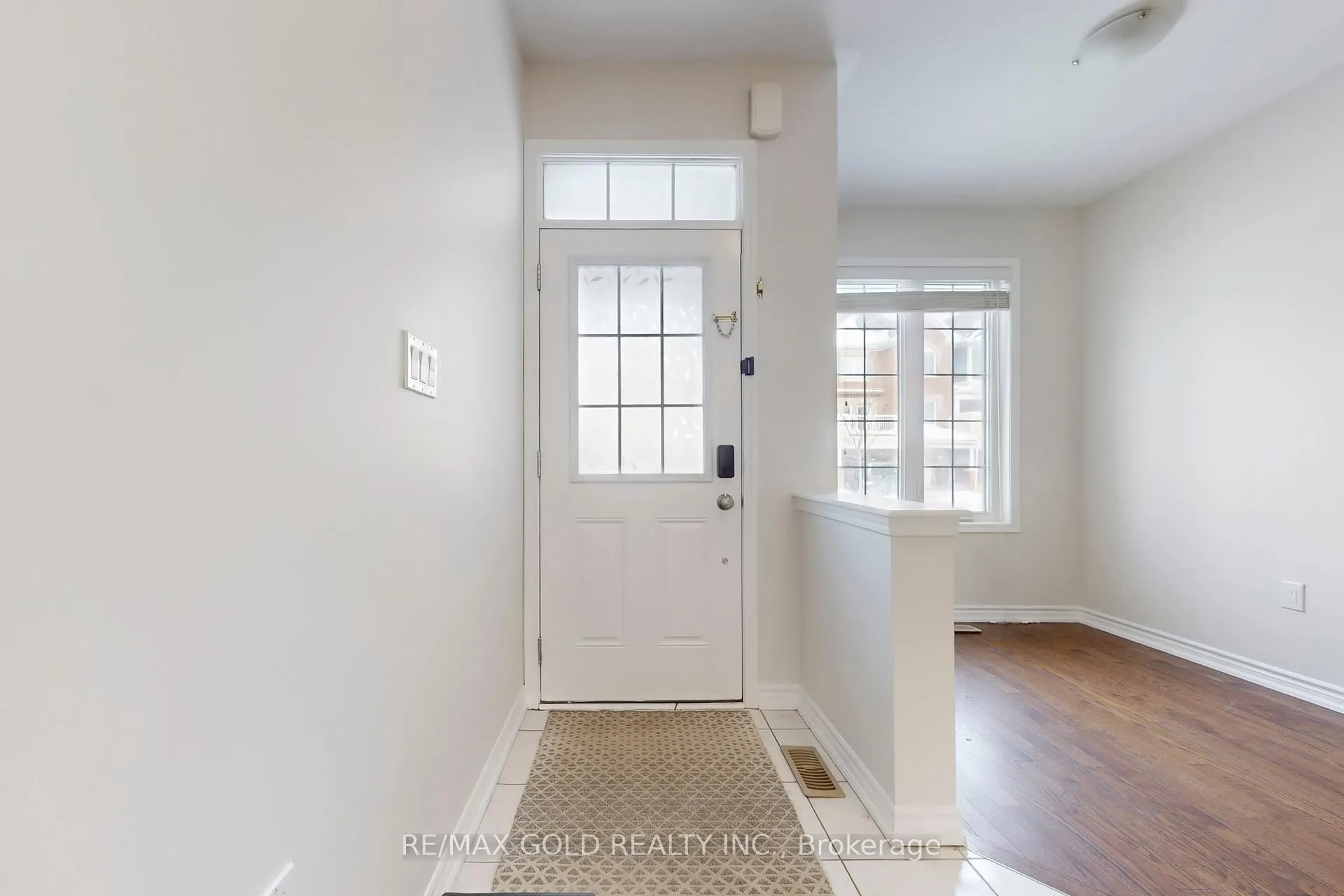 Photo 4 of 174 Lemieux Court, Milton, Ford — HOMEH
