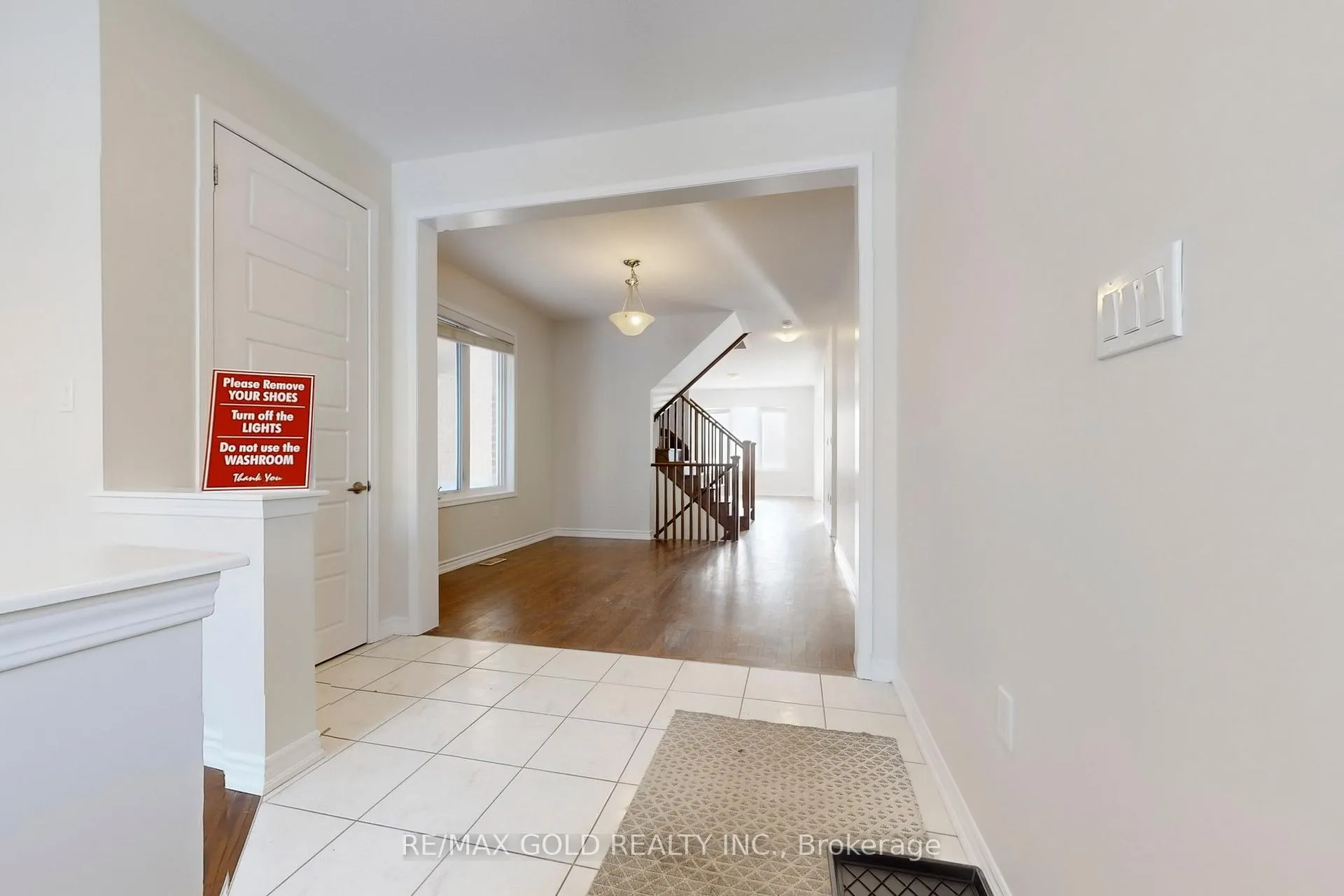 Photo 5 of 174 Lemieux Court, Milton, Ford — HOMEH