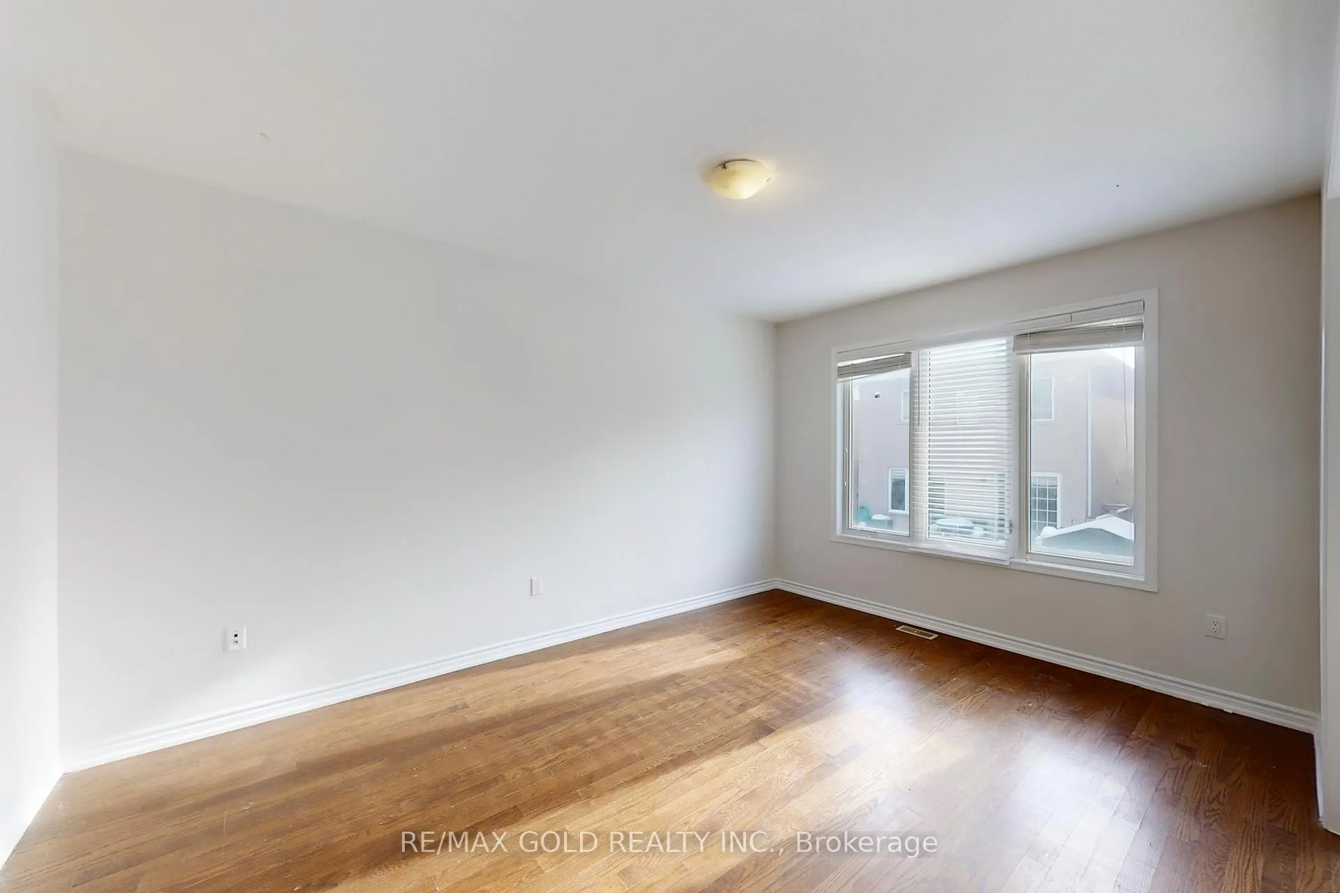 Photo 8 of 174 Lemieux Court, Milton, Ford — HOMEH