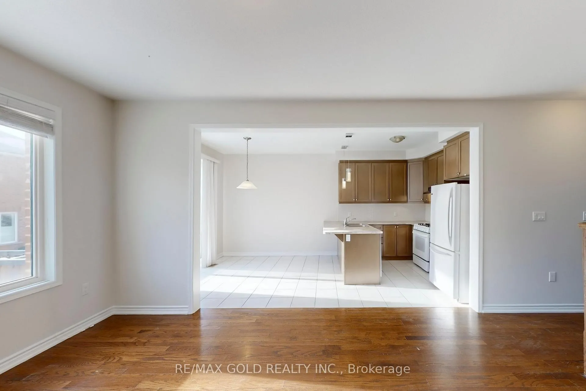 Photo 9 of 174 Lemieux Court, Milton, Ford — HOMEH