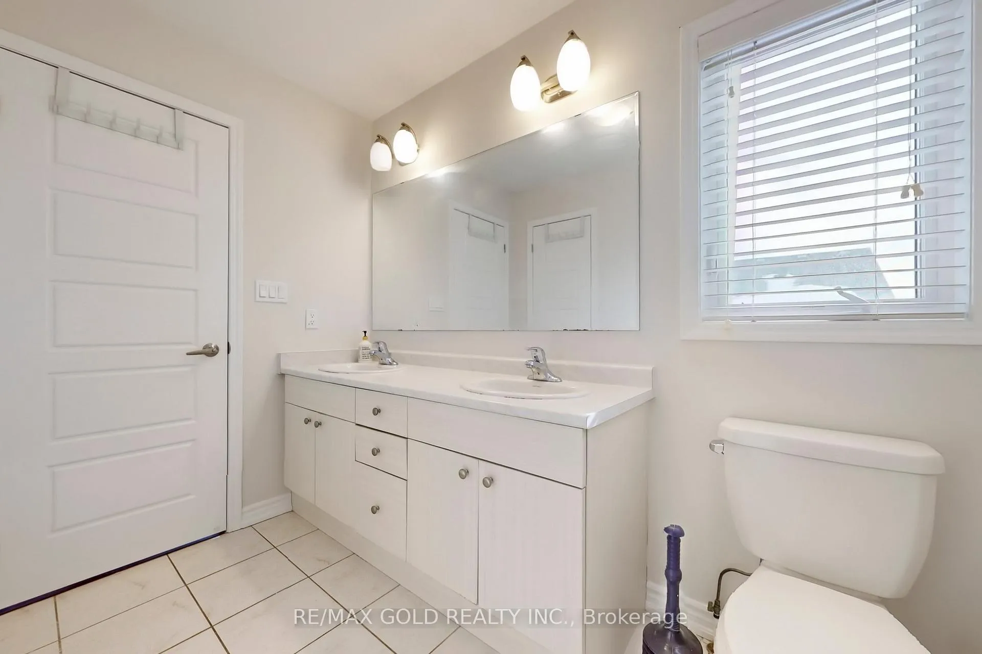 Photo 32 of 174 Lemieux Court, Milton, Ford — HOMEH
