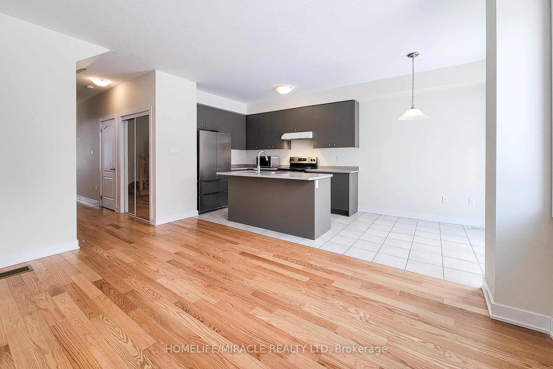 Photo 6 of 167 Keelson Street, Welland, Dain City — HOMEH