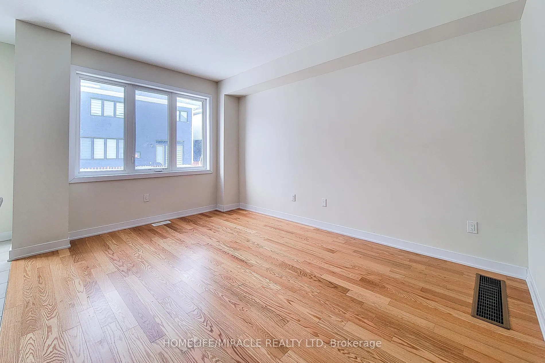 Photo 7 of 167 Keelson Street, Welland, Dain City — HOMEH