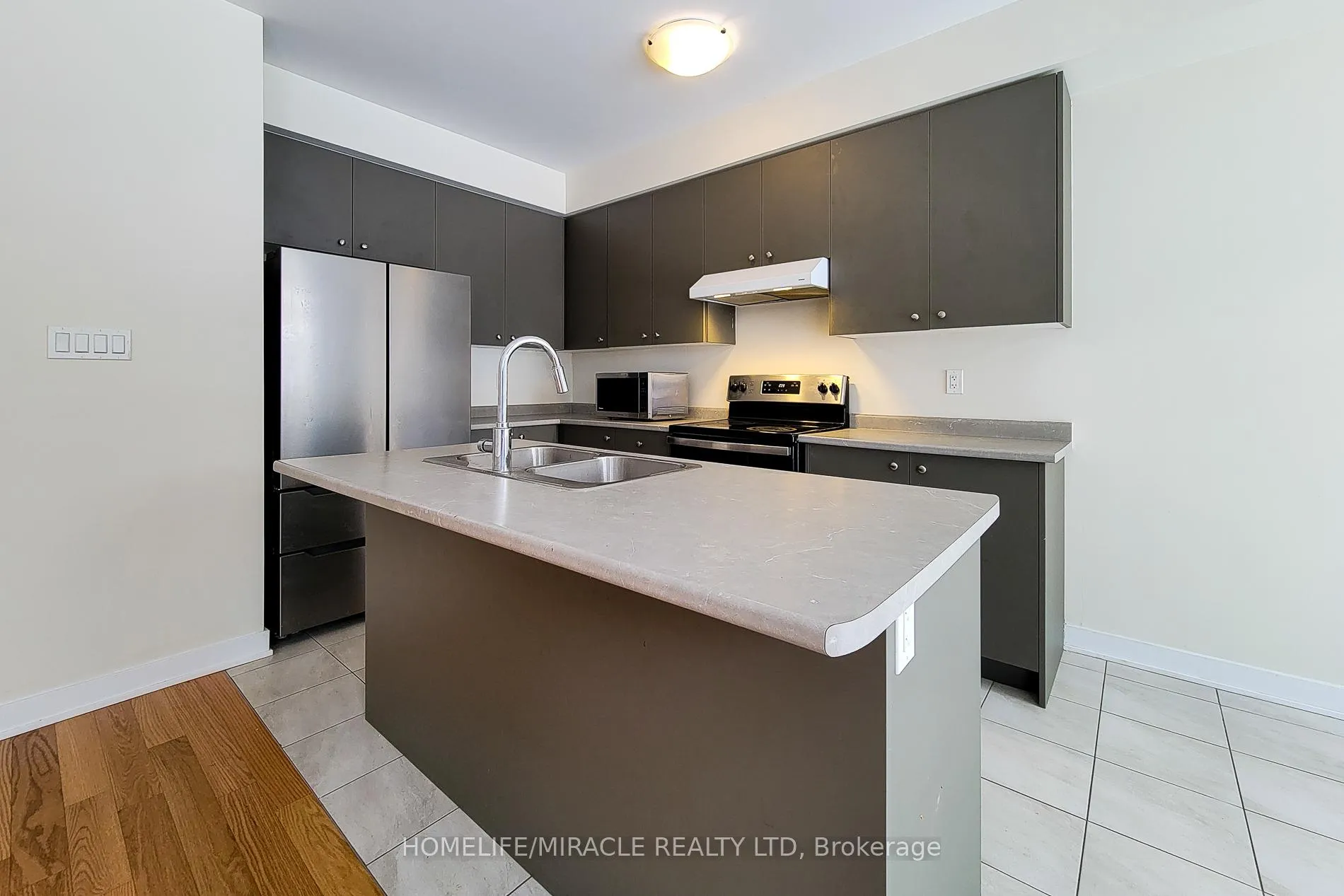 Photo 13 of 167 Keelson Street, Welland, Dain City — HOMEH