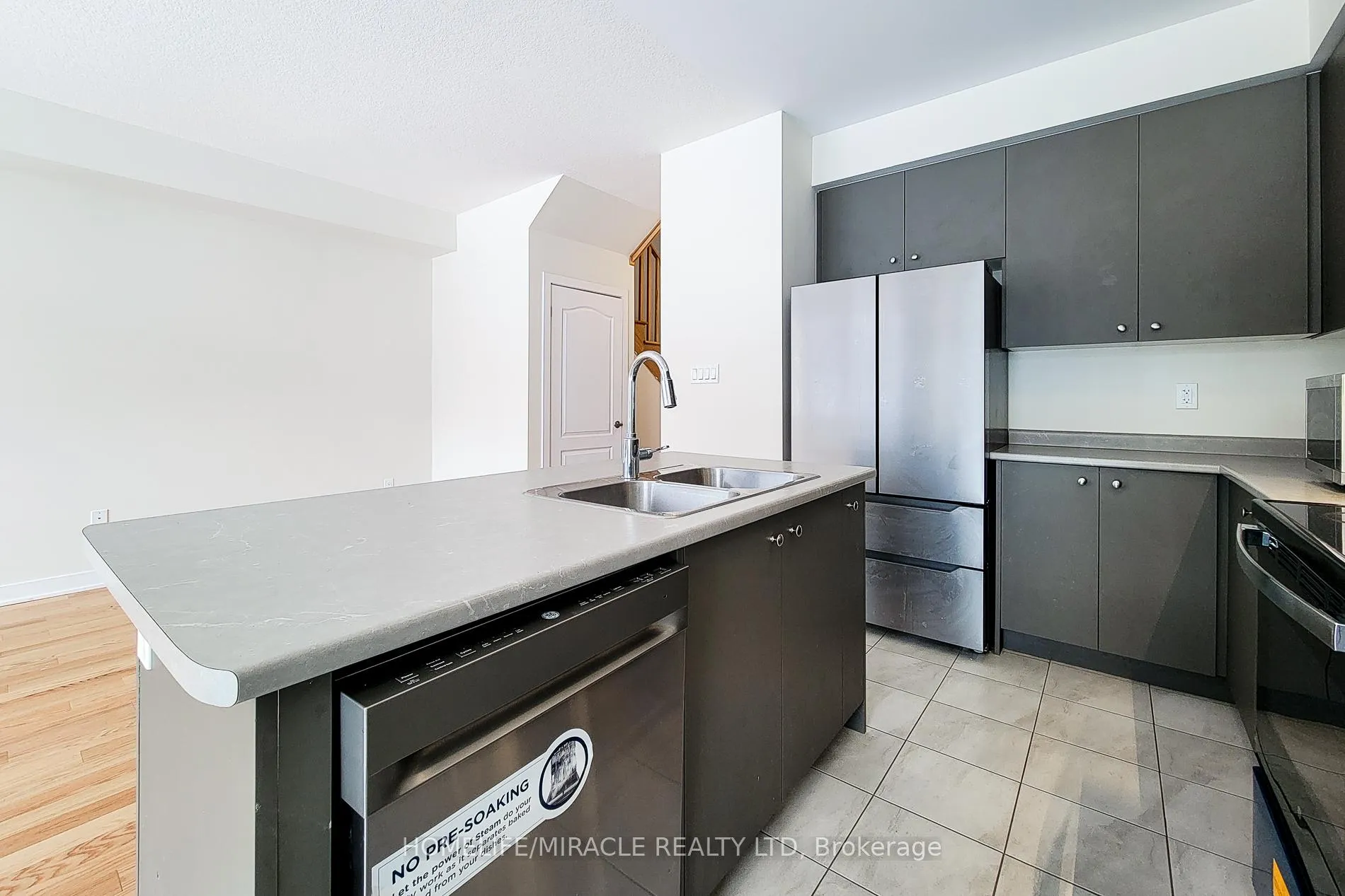 Photo 14 of 167 Keelson Street, Welland, Dain City — HOMEH