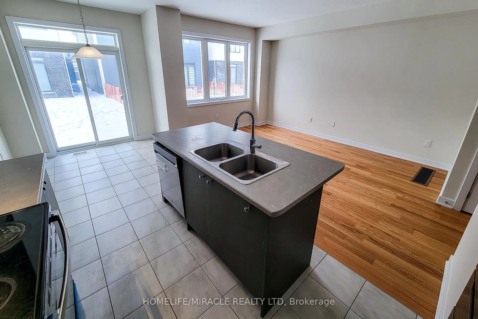 Photo 16 of 167 Keelson Street, Welland, Dain City — HOMEH